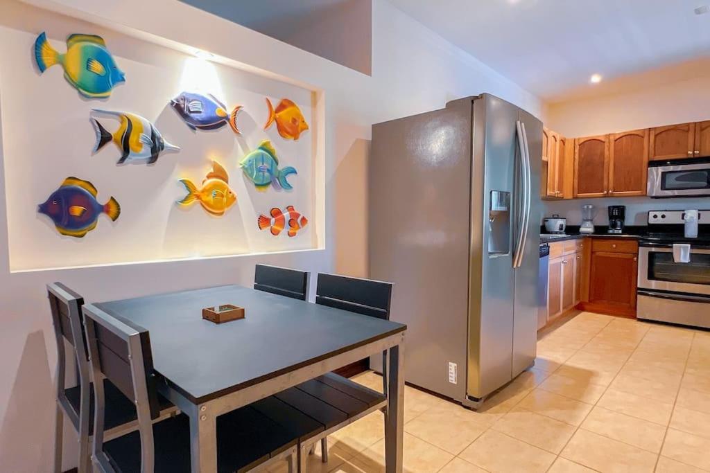 Condo Las Brisas near to Marina Herradura, free Pool and wifi