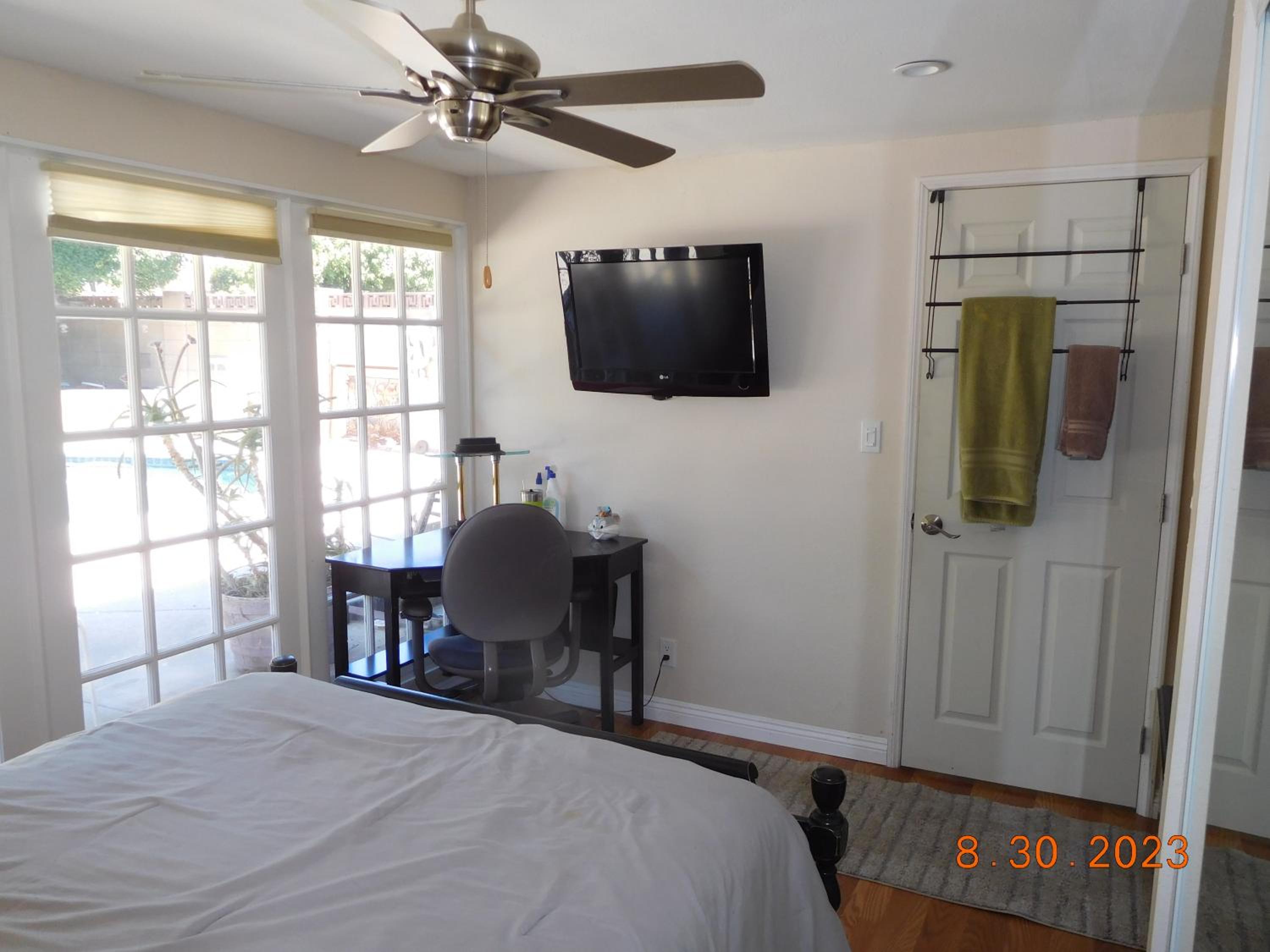Nice Northridge 4-2-2 Pool home near CSUN and Pierce College - Property Image 7