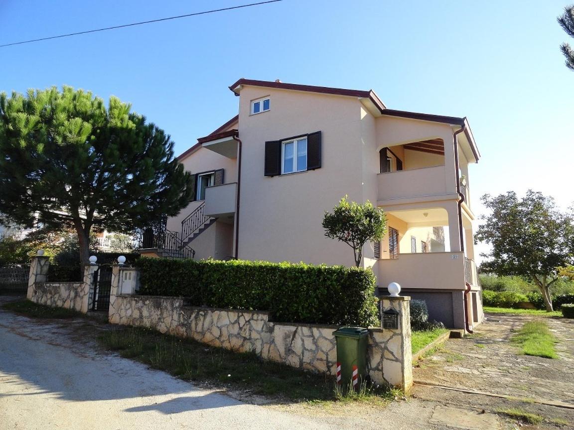 Hotel Apartment Asparagus - Image 1