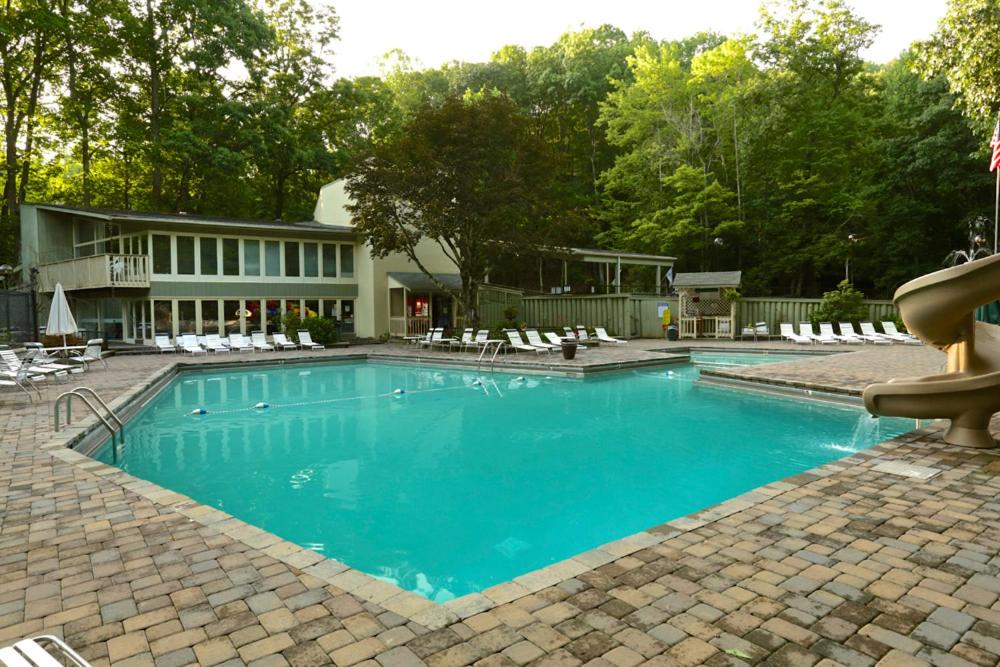 Bearadise - Sleeps 11 with a game room and resort amenities near Ober Gatlinburg