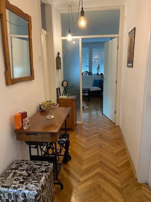 Lovely Apartment in City Center view 5