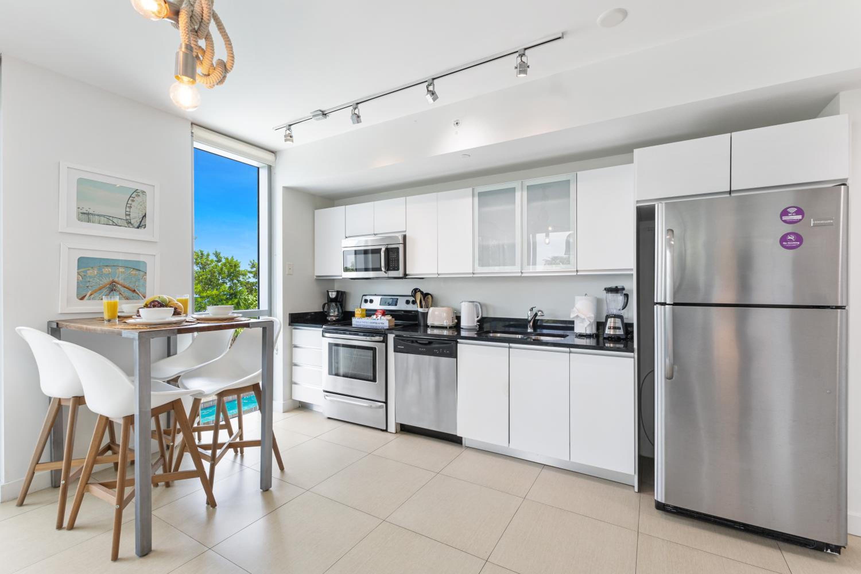 Dharma Home Suites Miami Beach at Monte Carlo