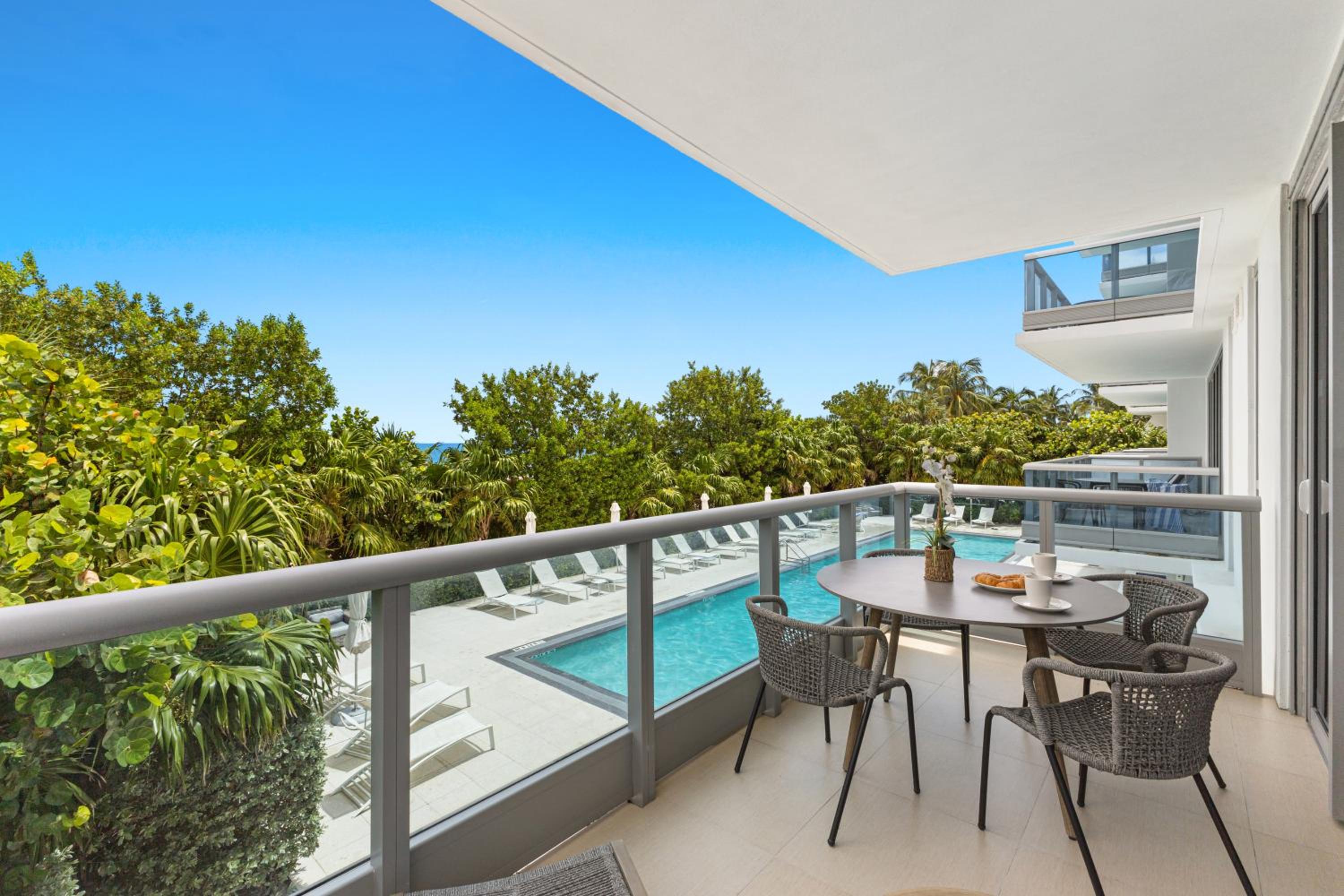 Dharma Home Suites Miami Beach at Monte Carlo