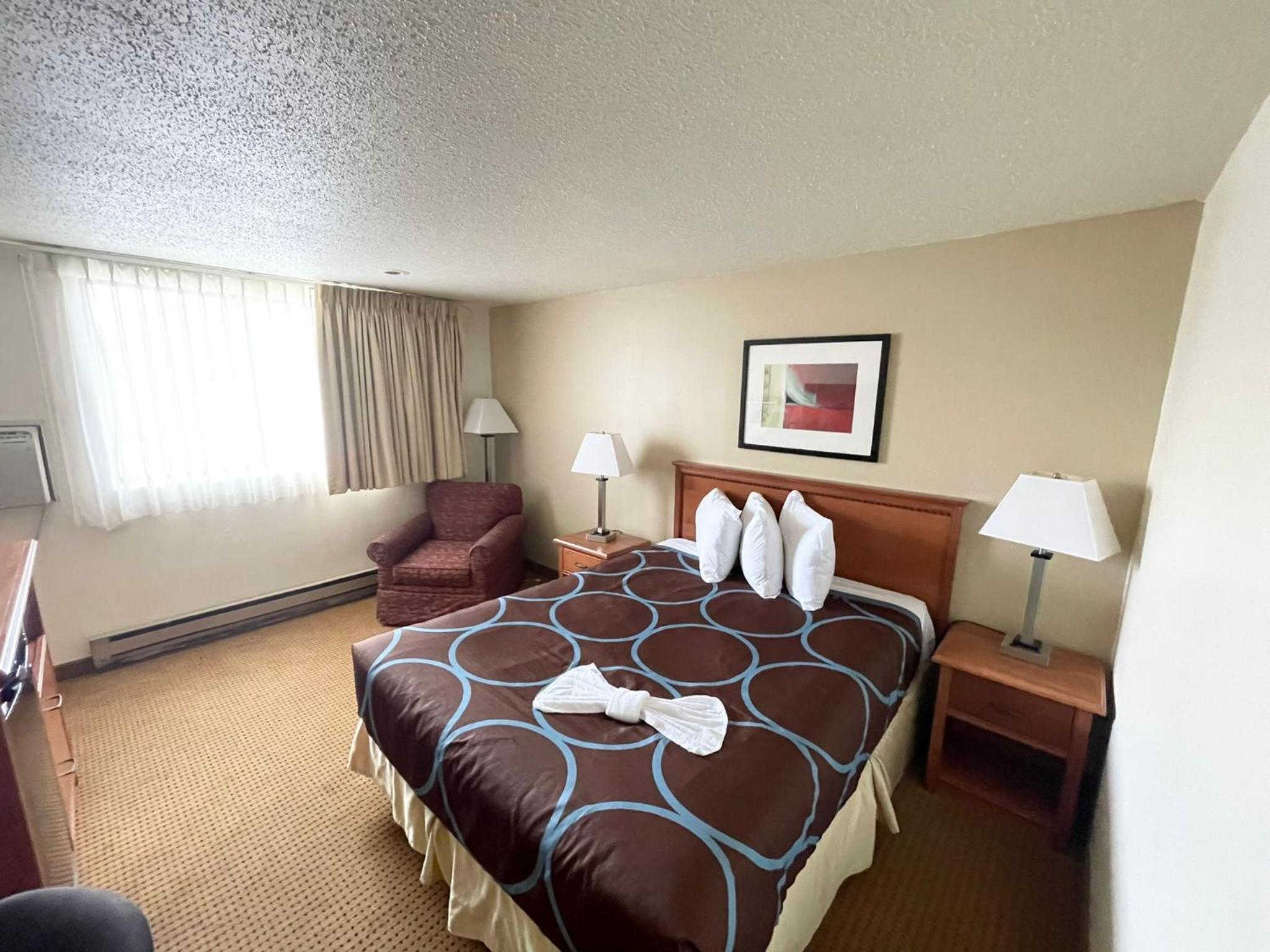 Super 8 by Wyndham Williston ND
