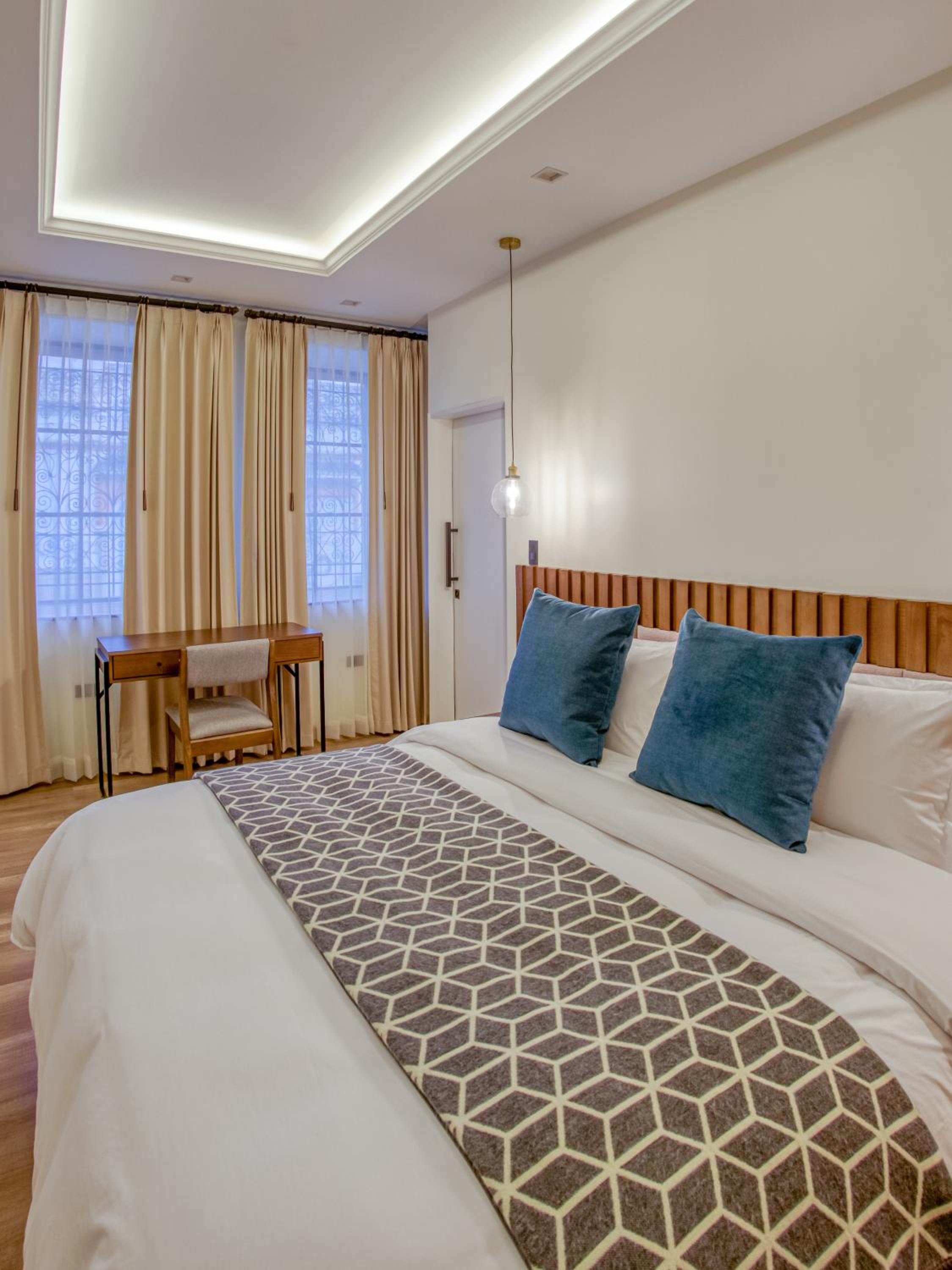 Hotel Wanderlot - Hotel Plaza Central - Image 1