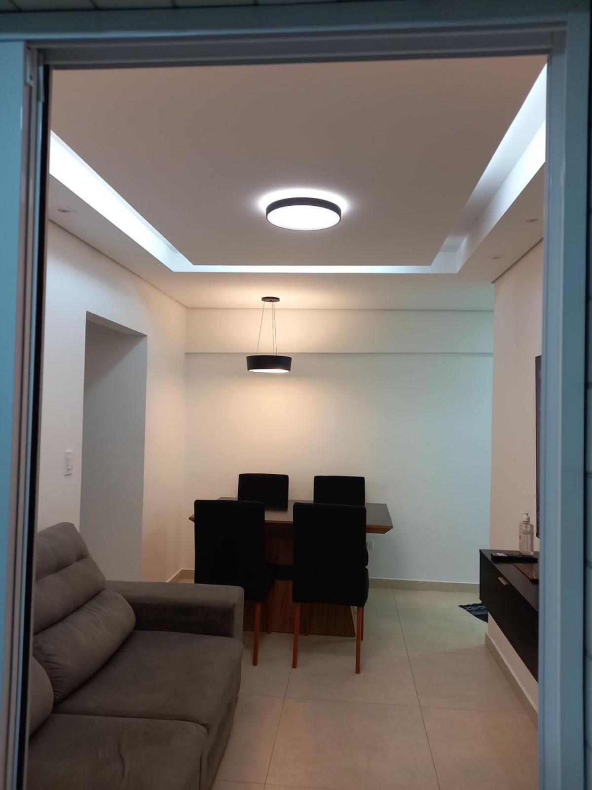 Apê canto do forte,próx praia,centro,garagem,Port 24hs,streaming e Wi-Fi grátis