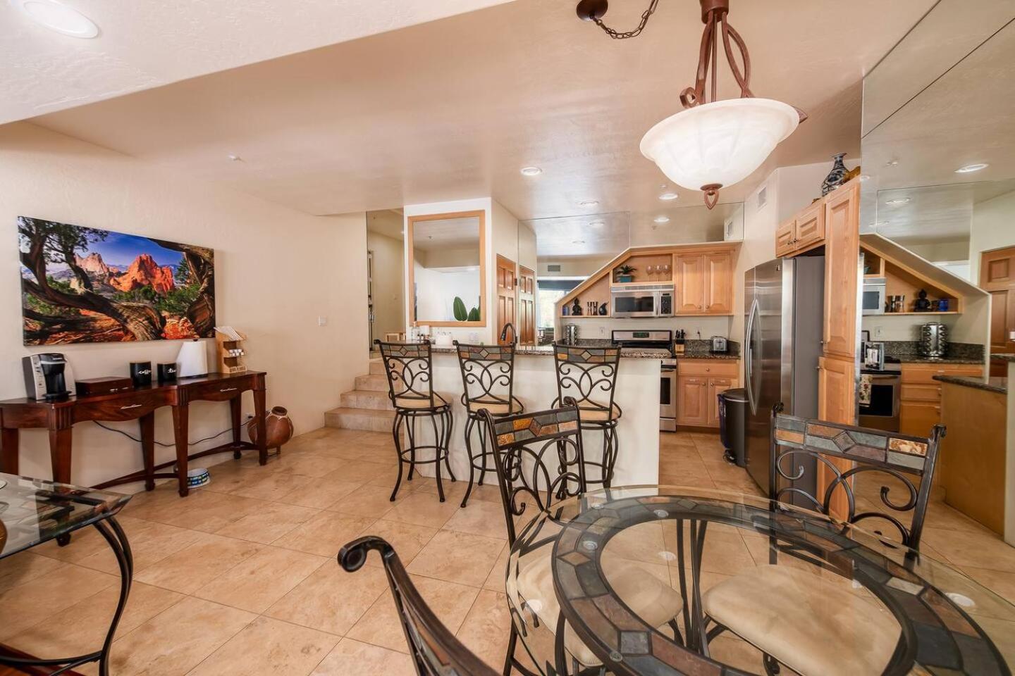 Uptown Sedona Gem: 3-Bed Townhome with Majestic Views and Central Location view 4