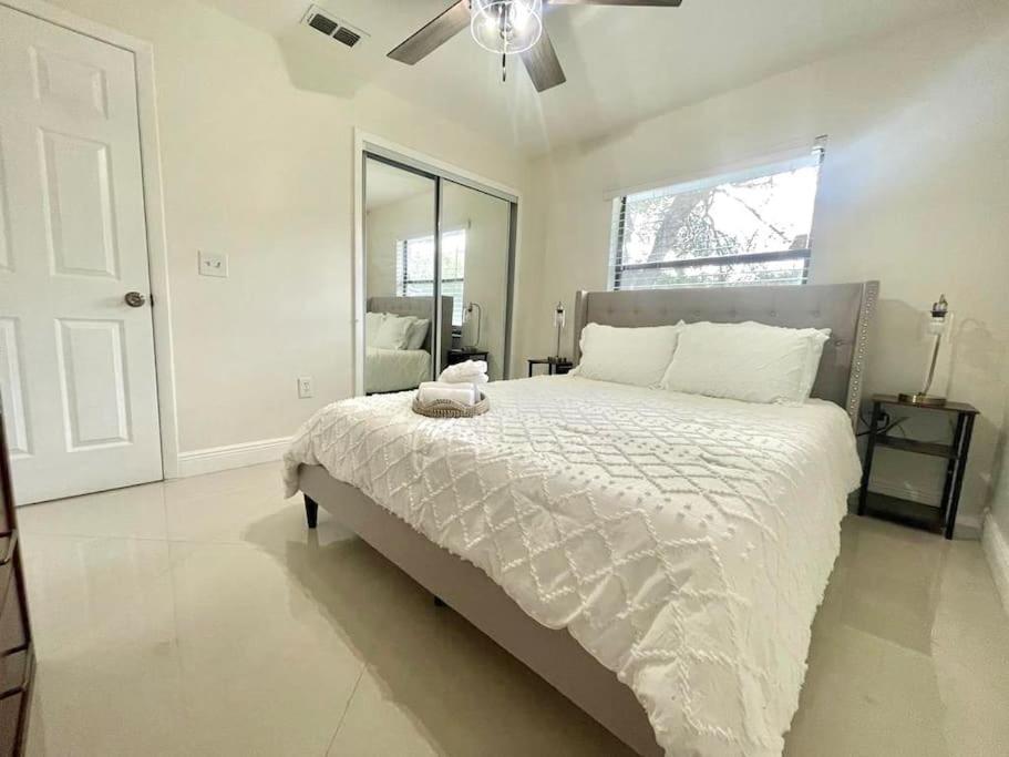 Stylish 3/2 getaway! Near Theme Parks! view 4