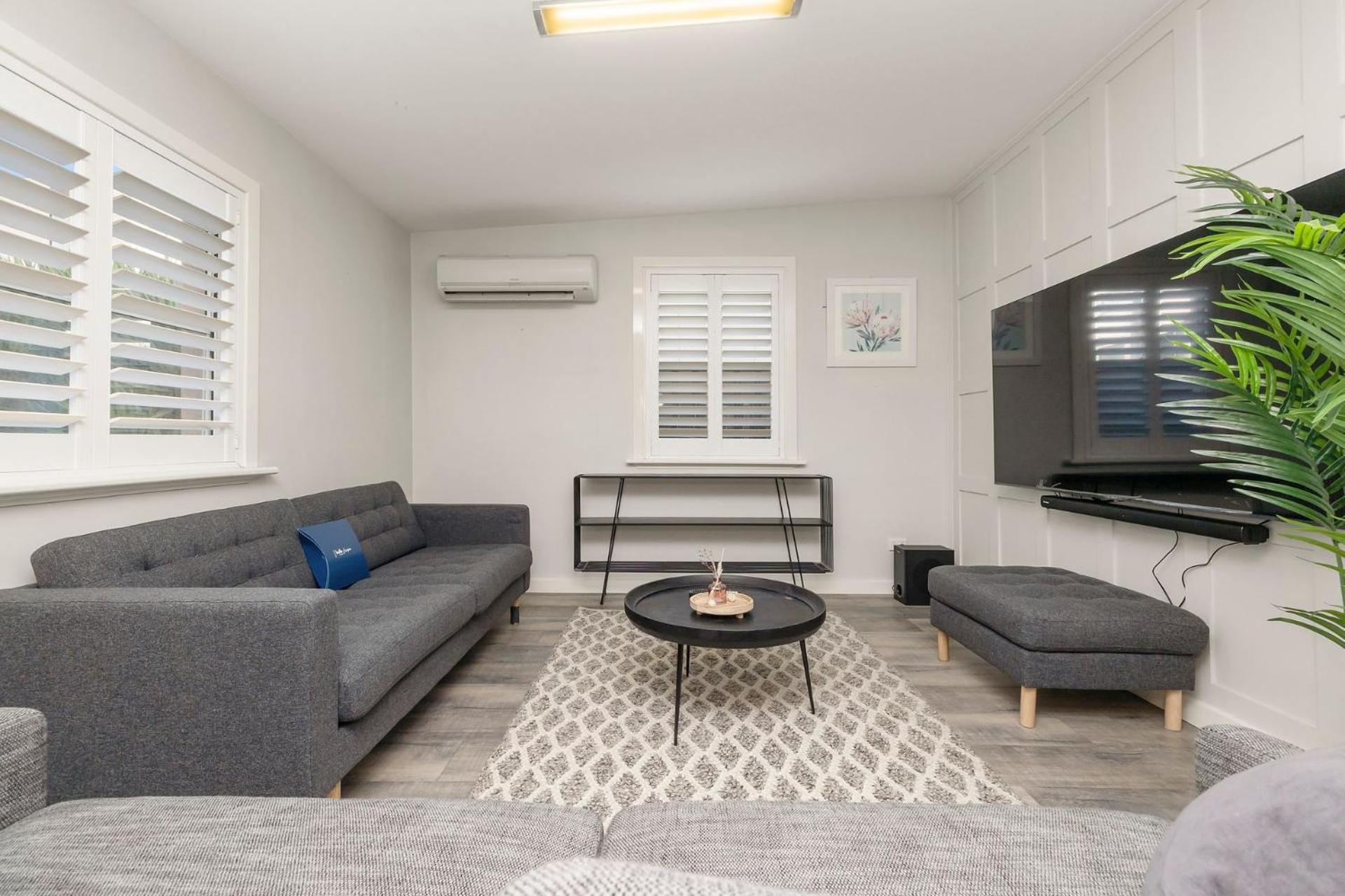 Azami - Charming Gilbert Cottage