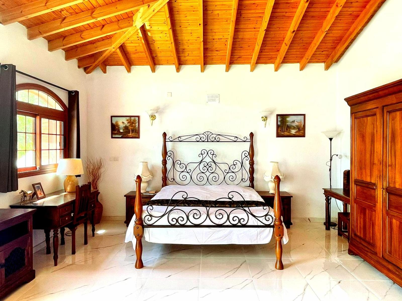 Beautiful Home - Luxury Villa where you can party