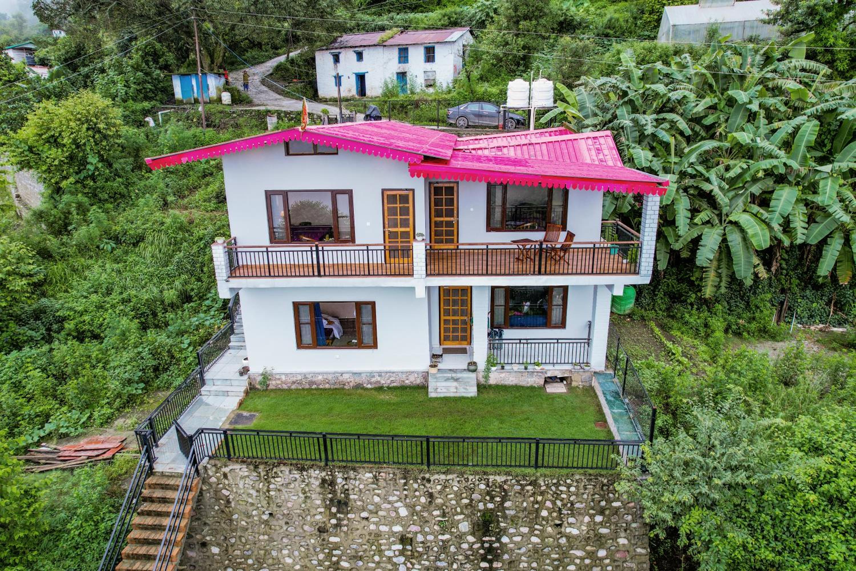 SaffronStays Zephyr