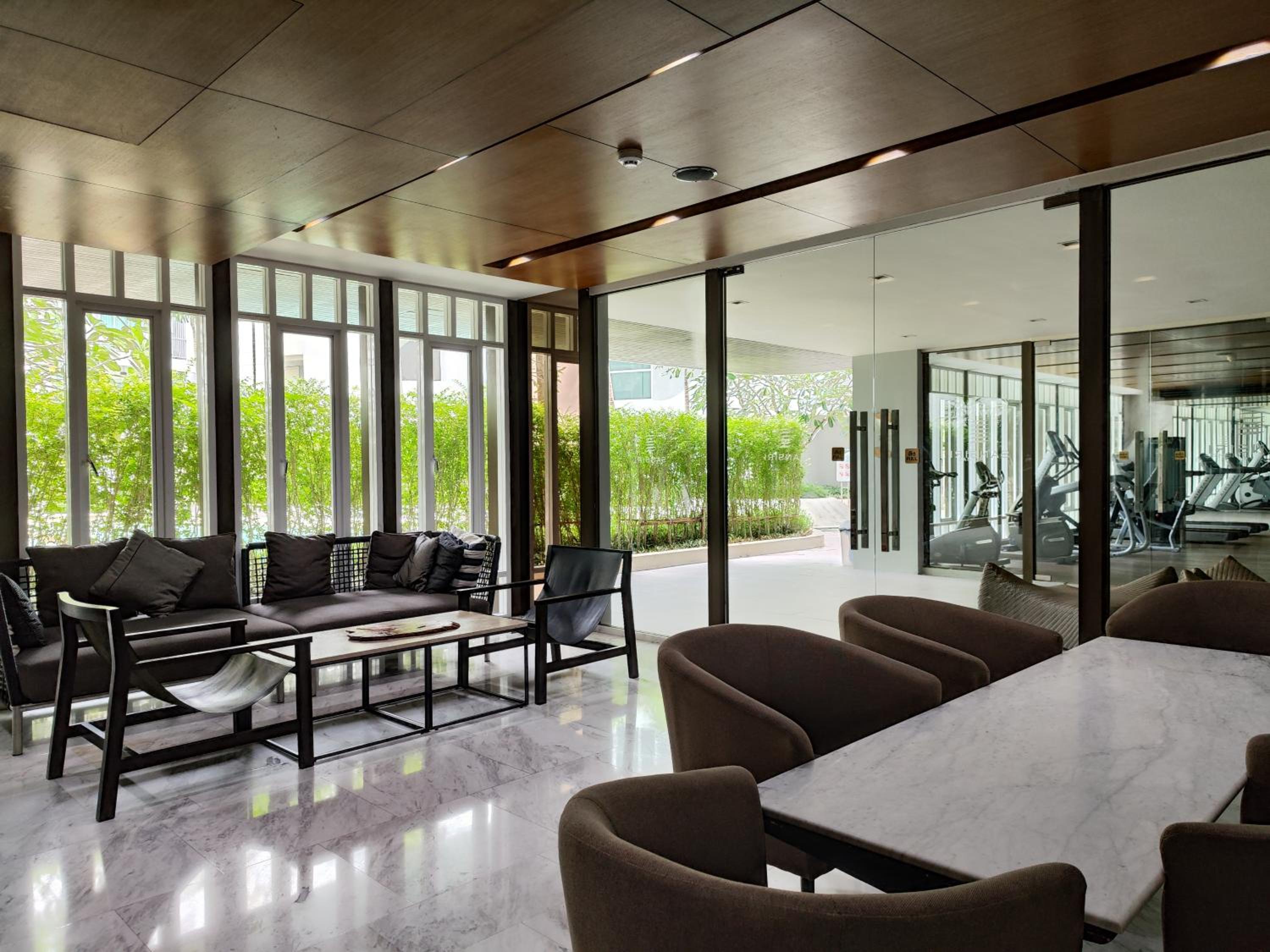 5 Floor - The Base Downtown Condominium next to Central Shopping Mall
