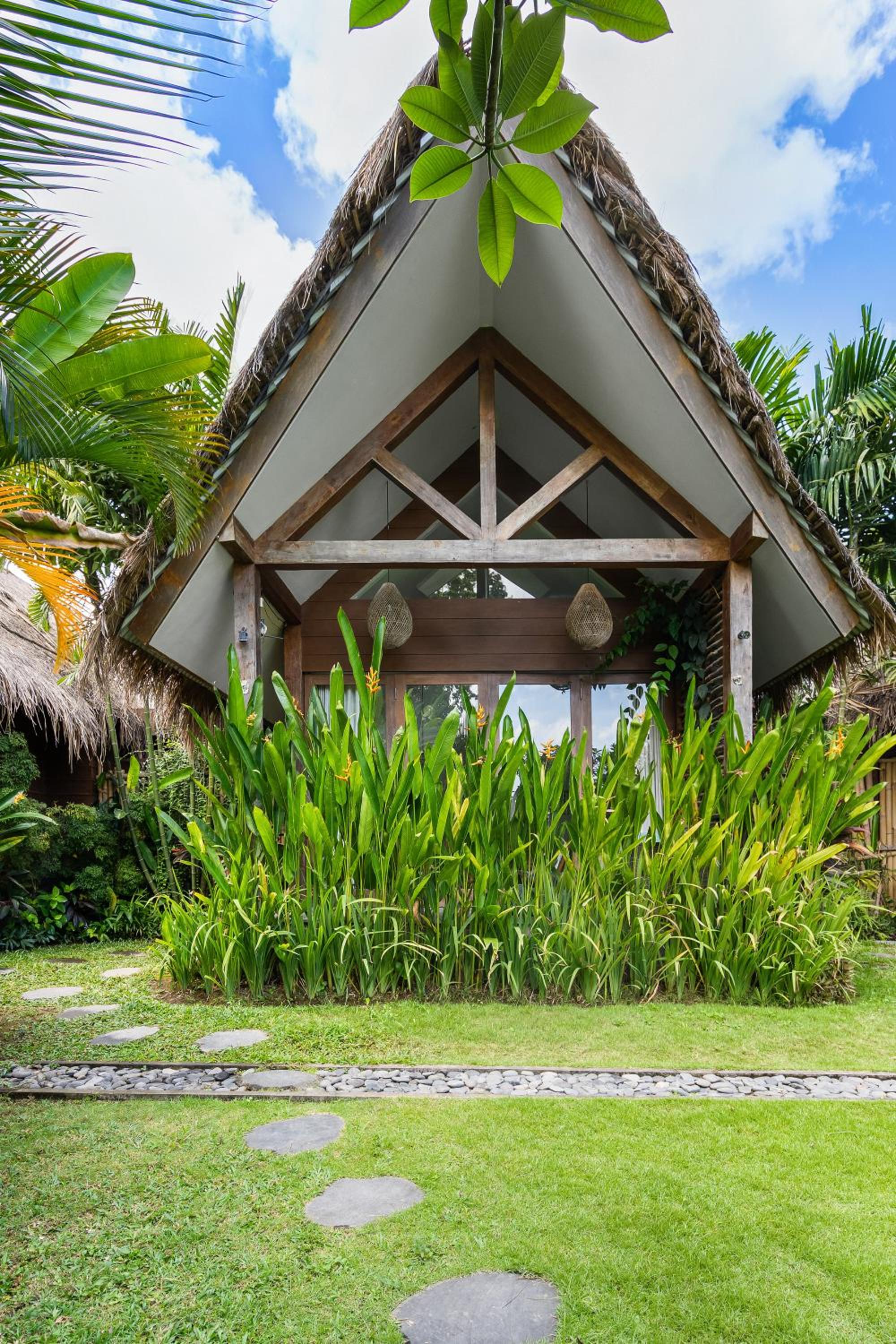 Ohana Boutique Villa by Hombali view 5