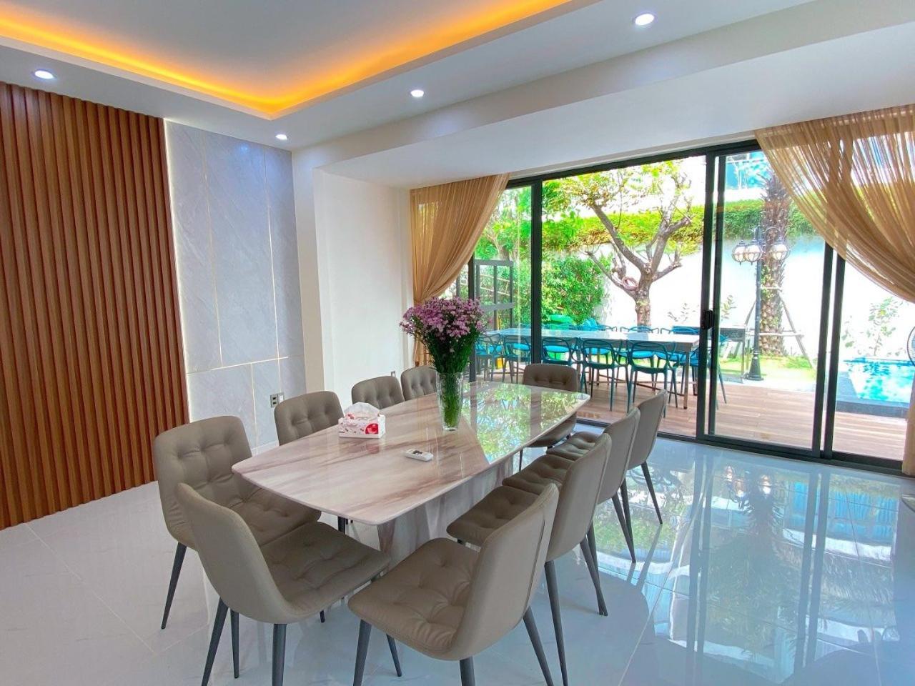 Villa B2-11 Long Cung view 3