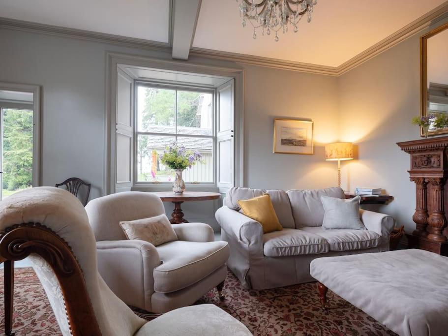 Traditional Highland lodge restored in the spirit of rural living, set in a wild landscape - NATURE ADVENTURE NURTURE