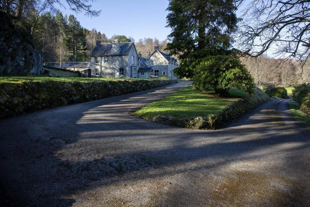 Traditional Highland lodge restored in the spirit of rural living, set in a wild landscape - NATURE ADVENTURE NURTURE