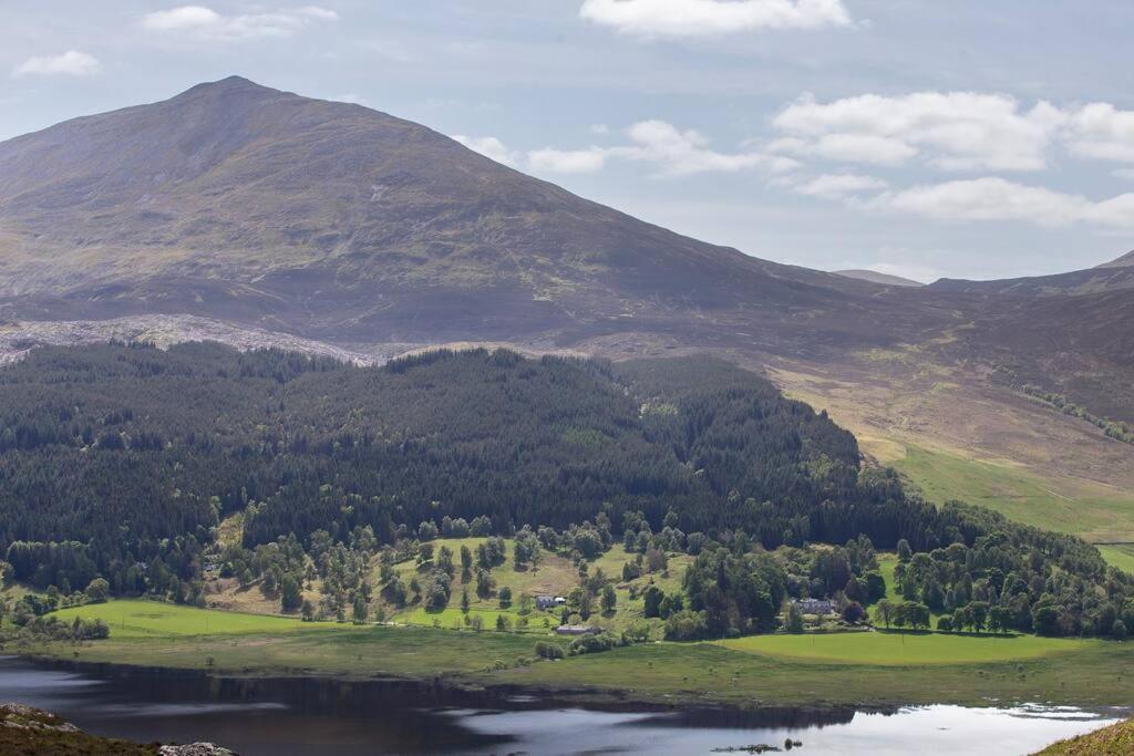 Traditional Highland lodge restored in the spirit of rural living, set in a wild landscape - NATURE ADVENTURE NURTURE