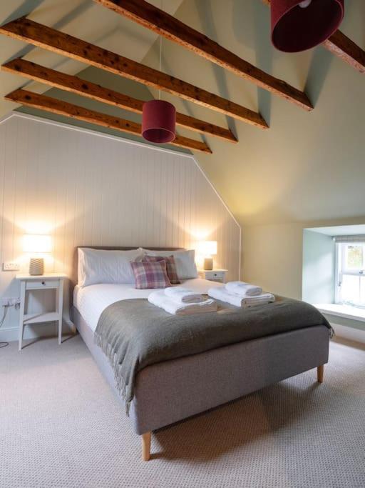 Traditional Highland lodge restored in the spirit of rural living, set in a wild landscape - NATURE ADVENTURE NURTURE