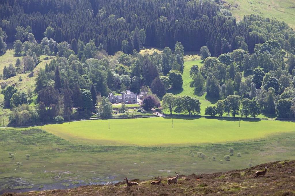 Traditional Highland lodge restored in the spirit of rural living, set in a wild landscape - NATURE ADVENTURE NURTURE