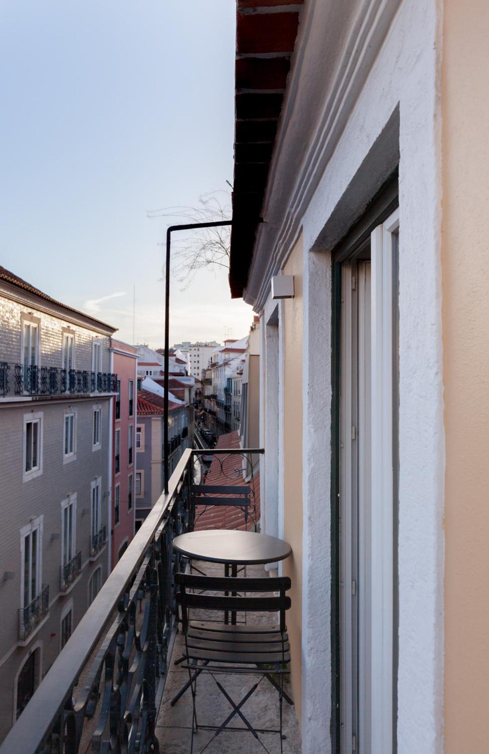 FLH Alluring Design Apartment S Bento view 4