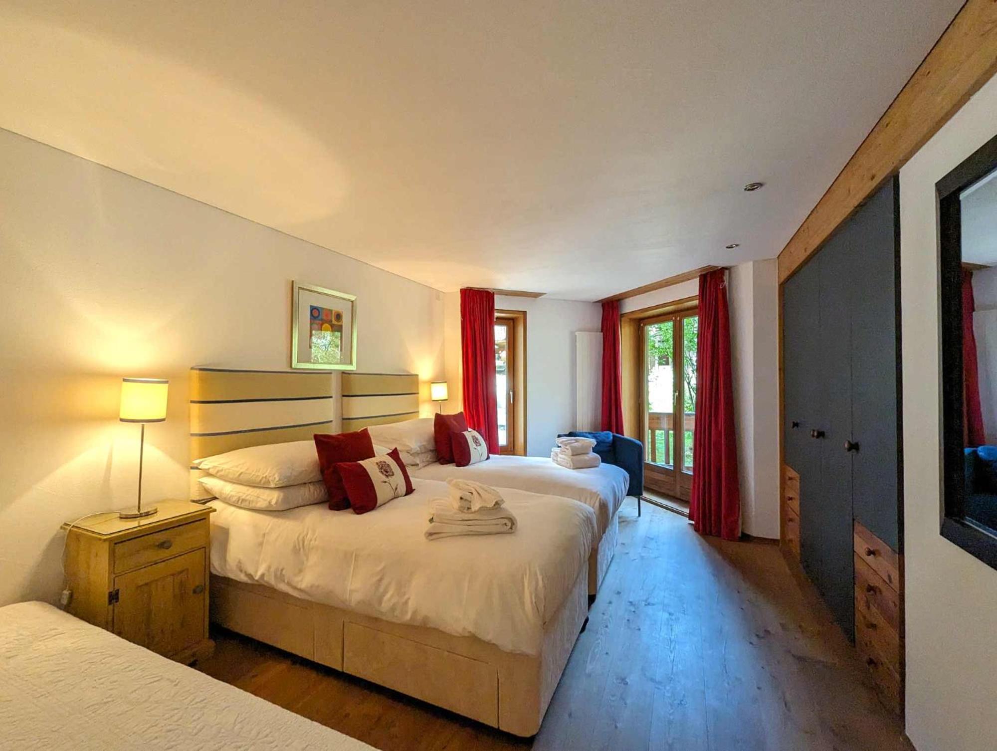 N-Orgon - Sleeps 4, tranquil location.