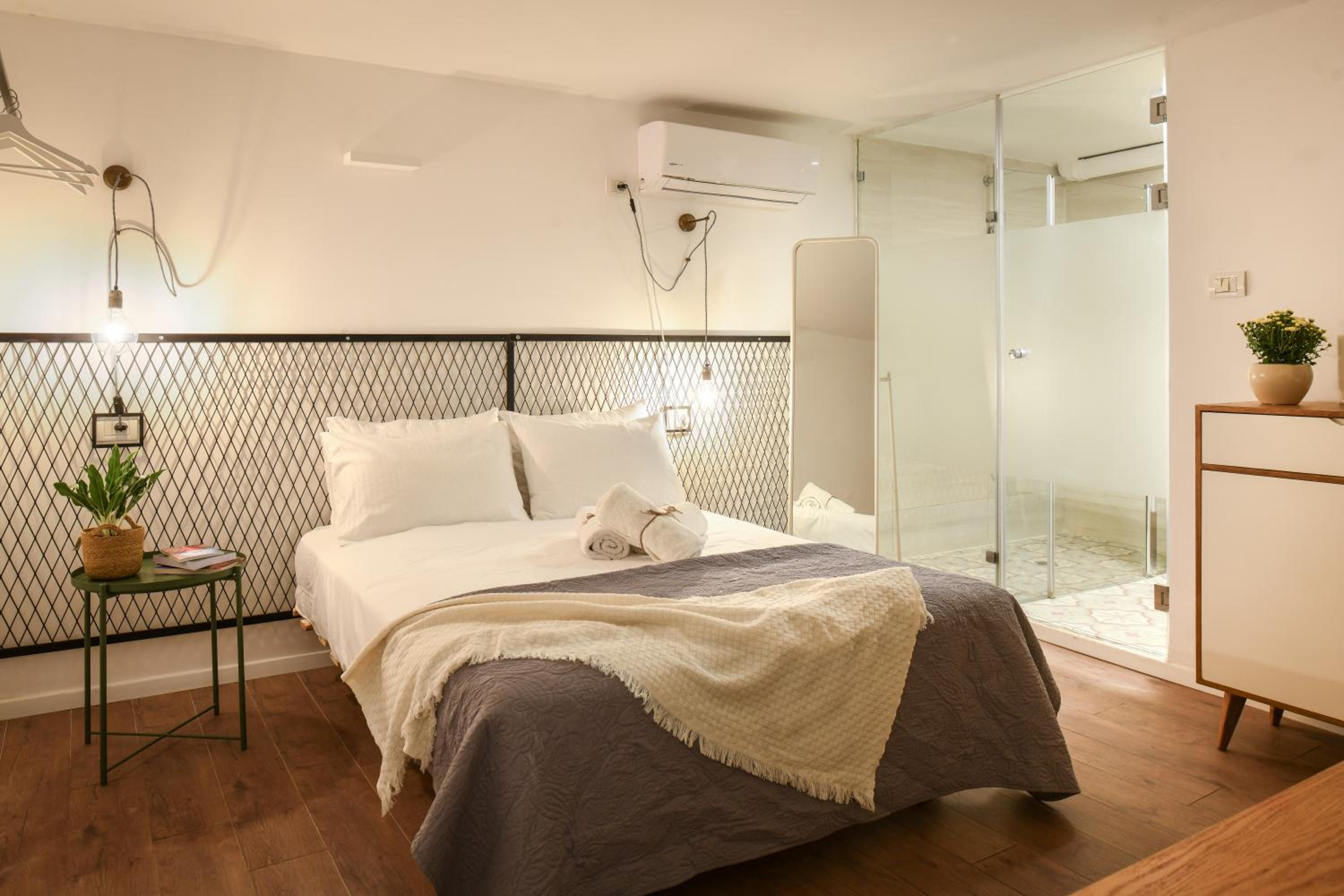 The Carmel House - Aparthotel in Kerem Hateimanim with Shelter by Sea N' Rent view 2