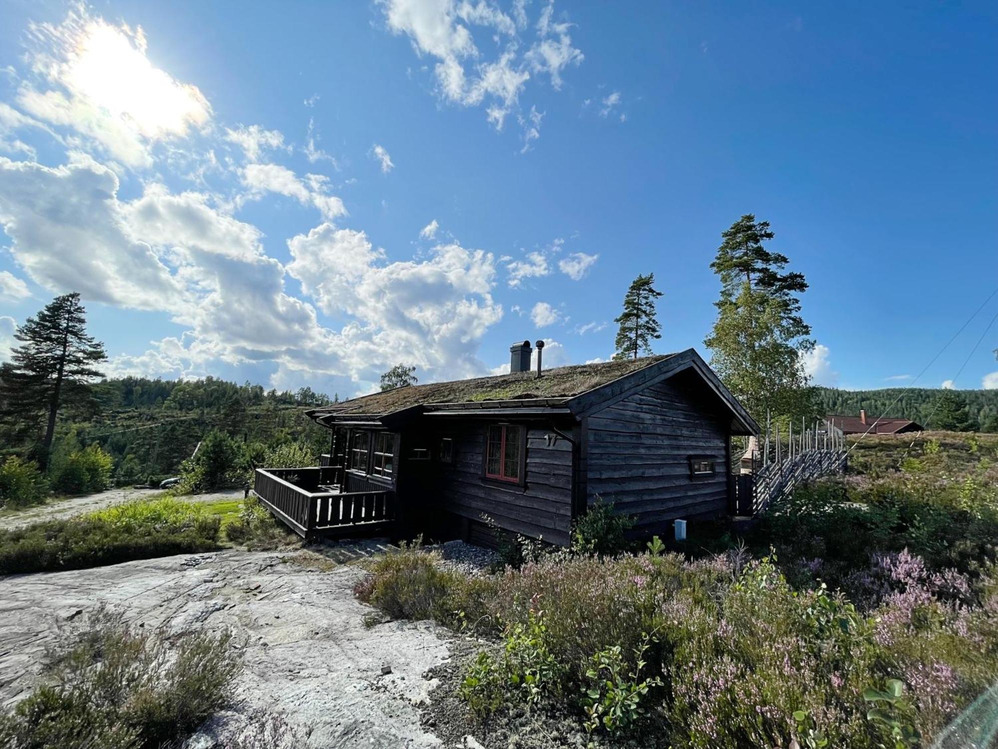 Koia - flott beliggenhet ved vannet Vegår view 2