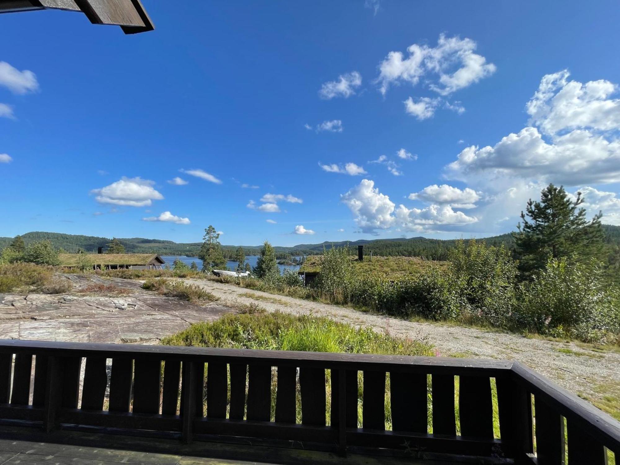 Koia - flott beliggenhet ved vannet Vegår view 5