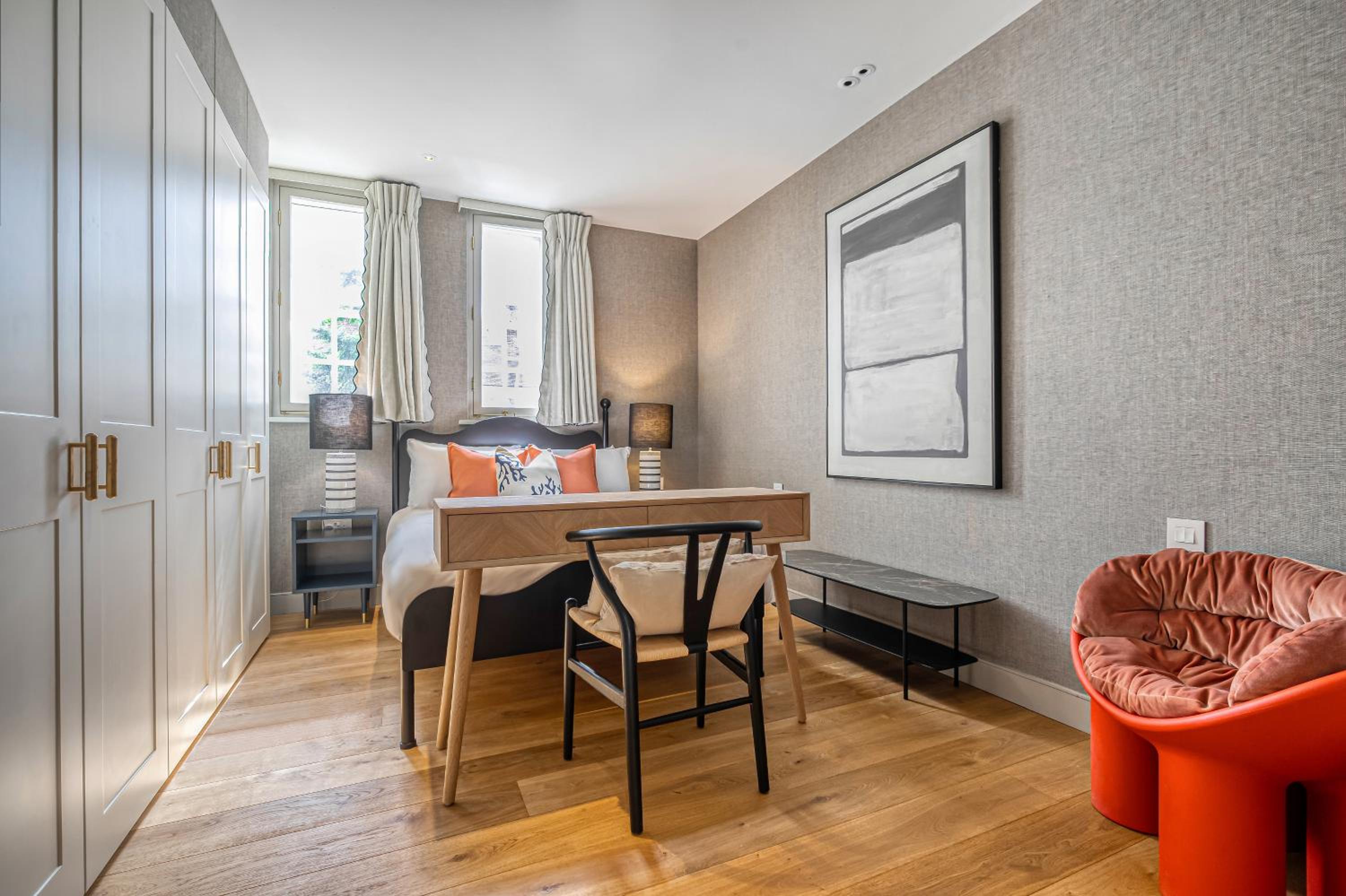 Luxury flats near Big Ben and London Eye