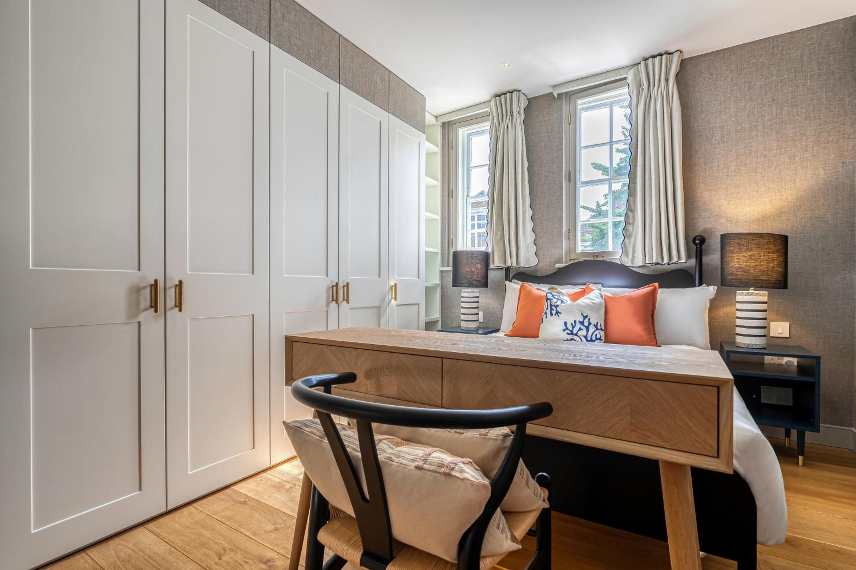Luxury flats near Big Ben and London Eye
