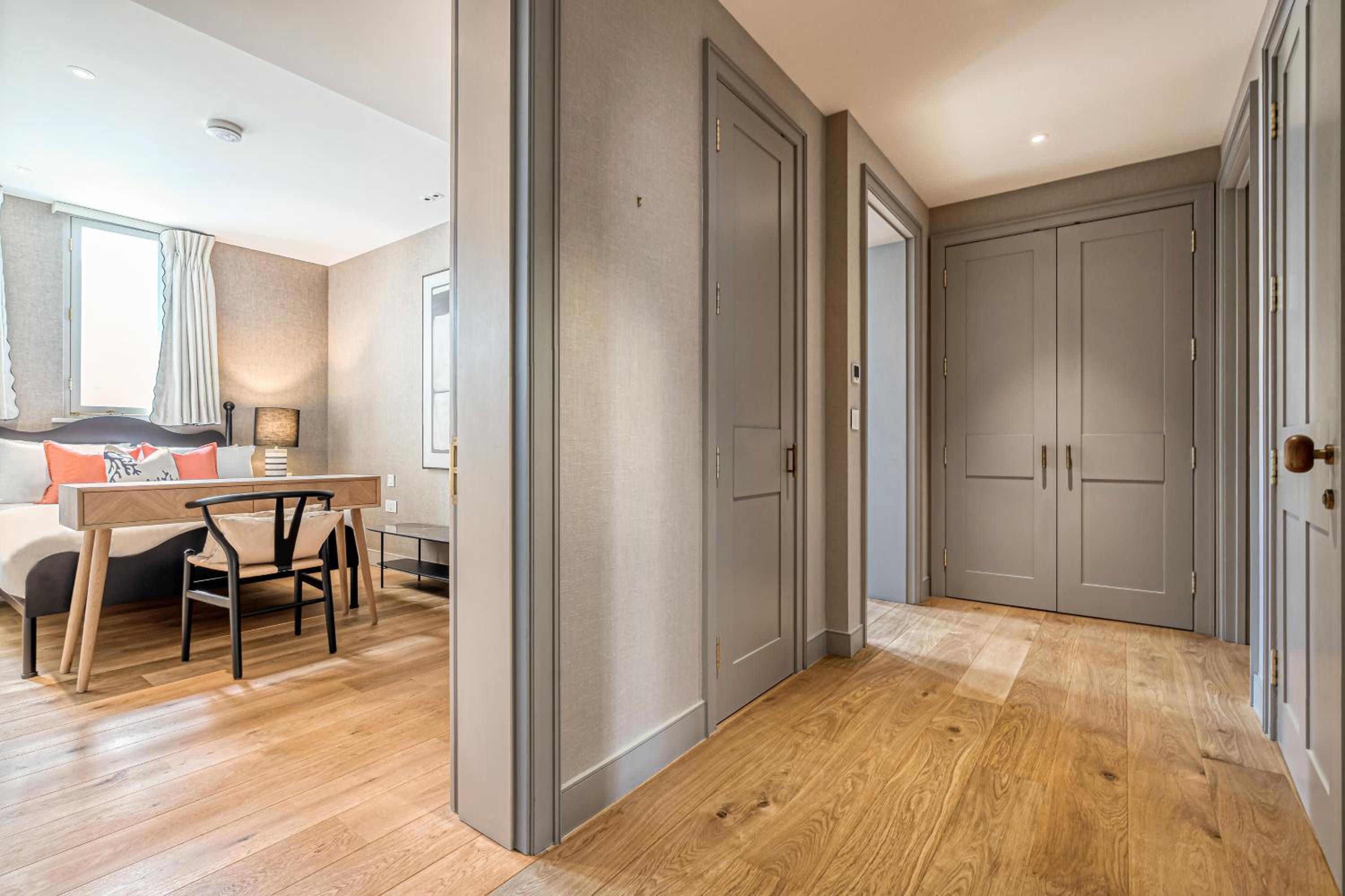 Luxury flats near Big Ben and London Eye