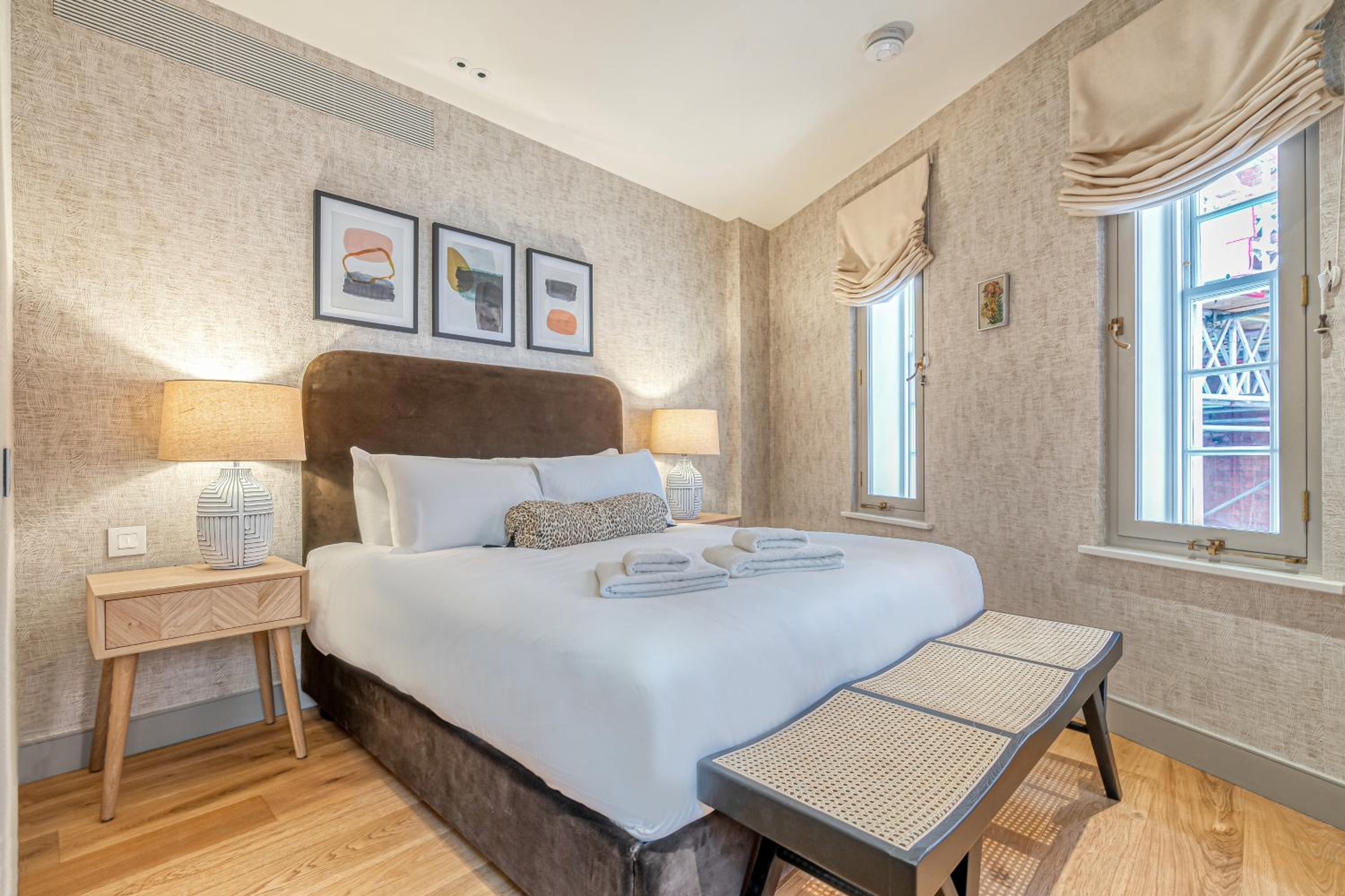 Luxury flats near Big Ben and London Eye