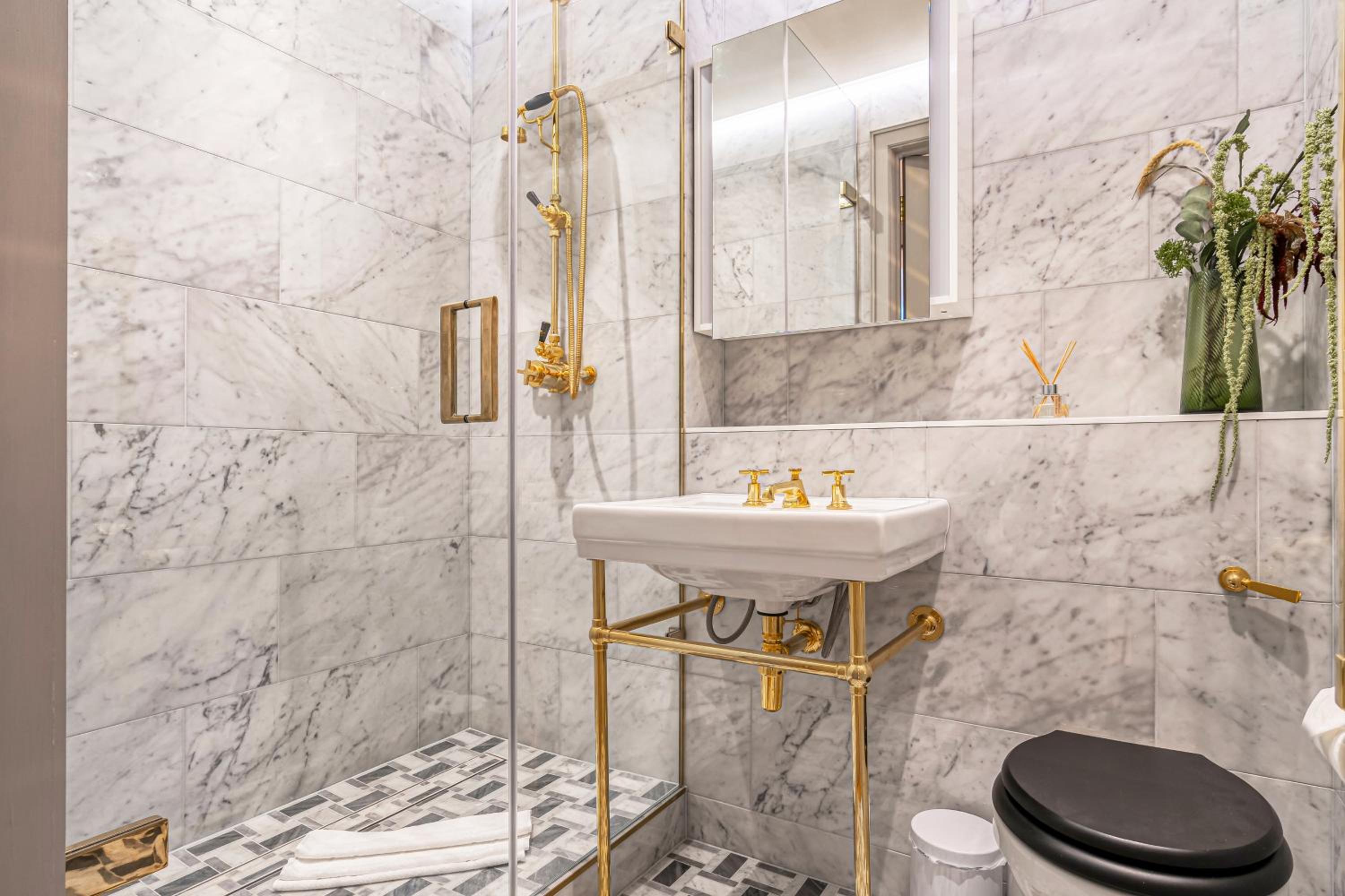 Luxury flats near Big Ben and London Eye