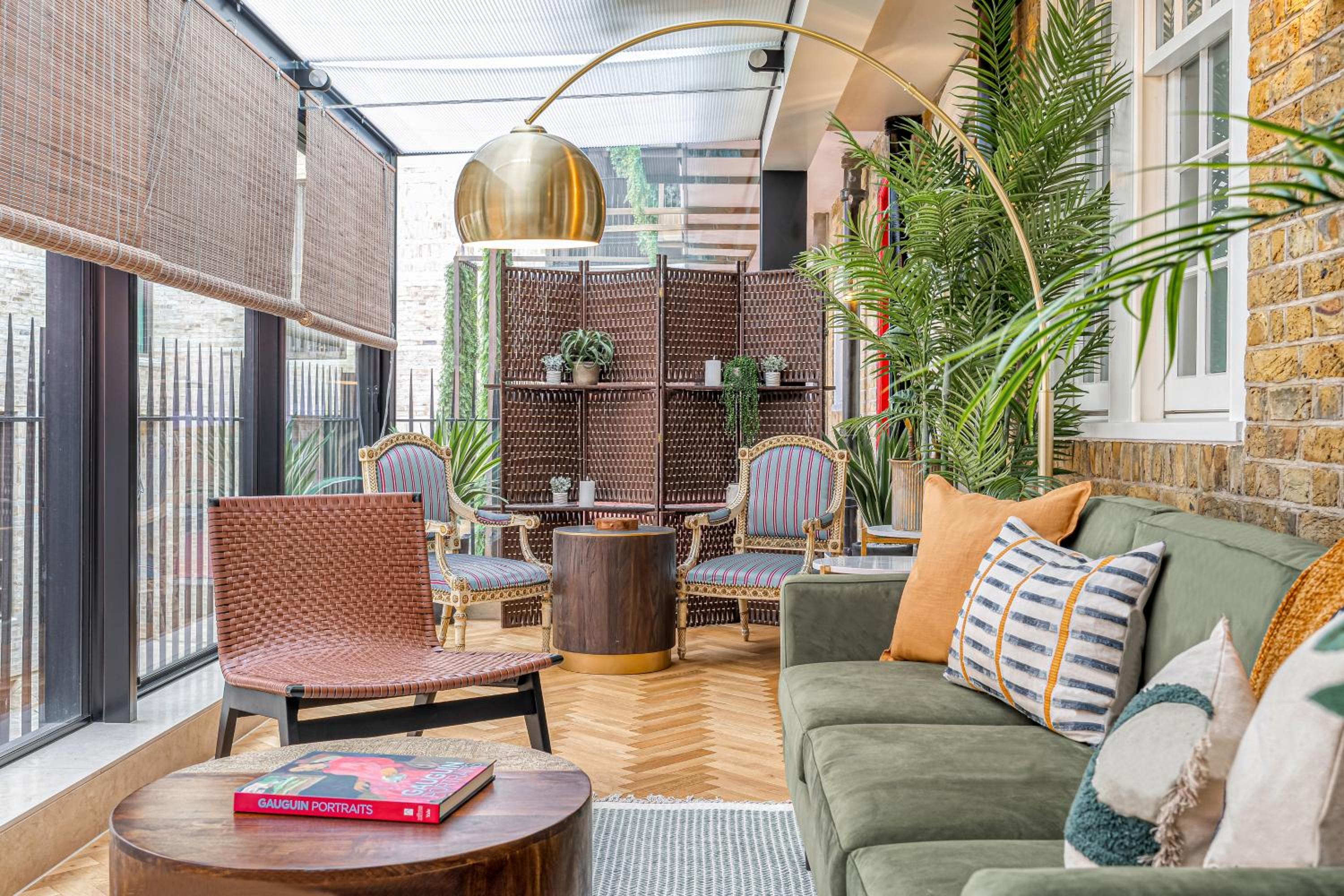 Luxury flats near Big Ben and London Eye