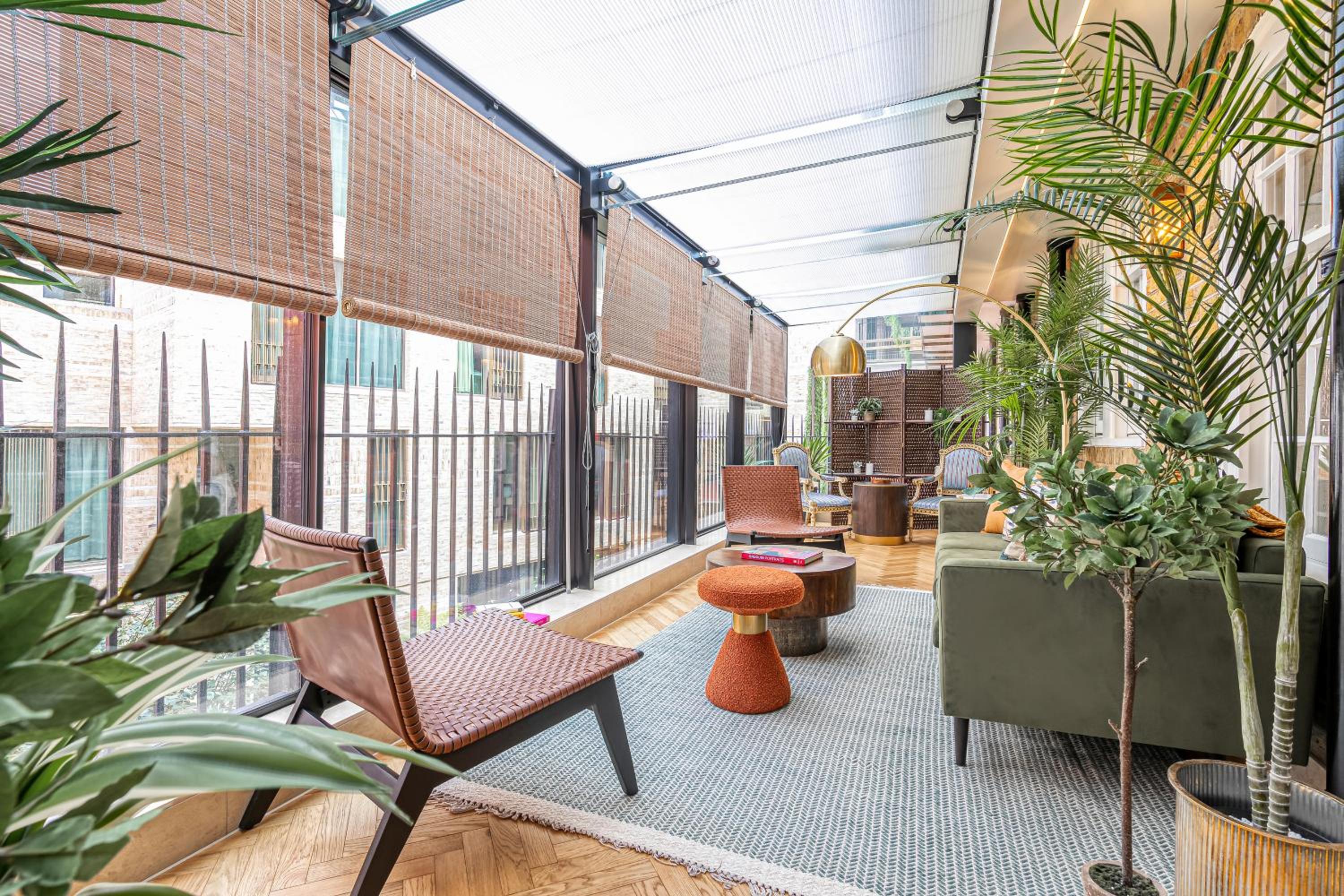 Luxury flats near Big Ben and London Eye