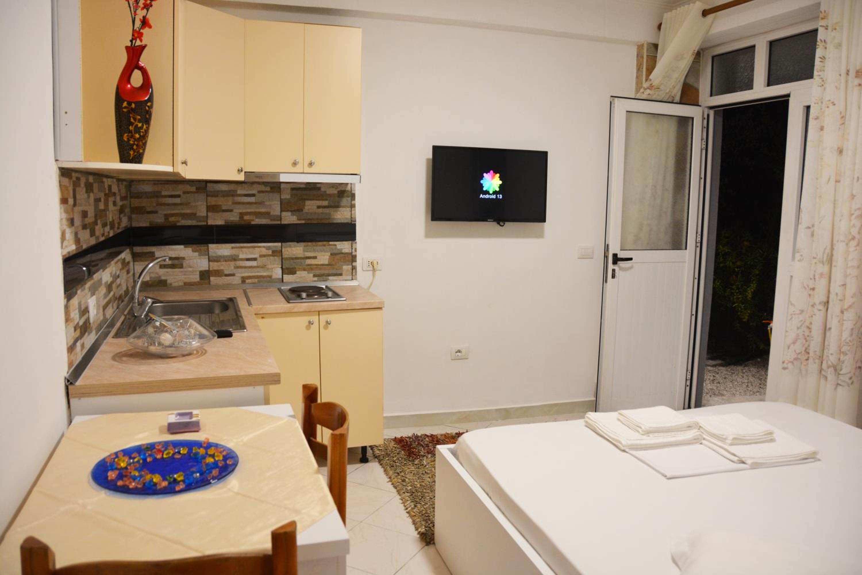 Mico's Apartments