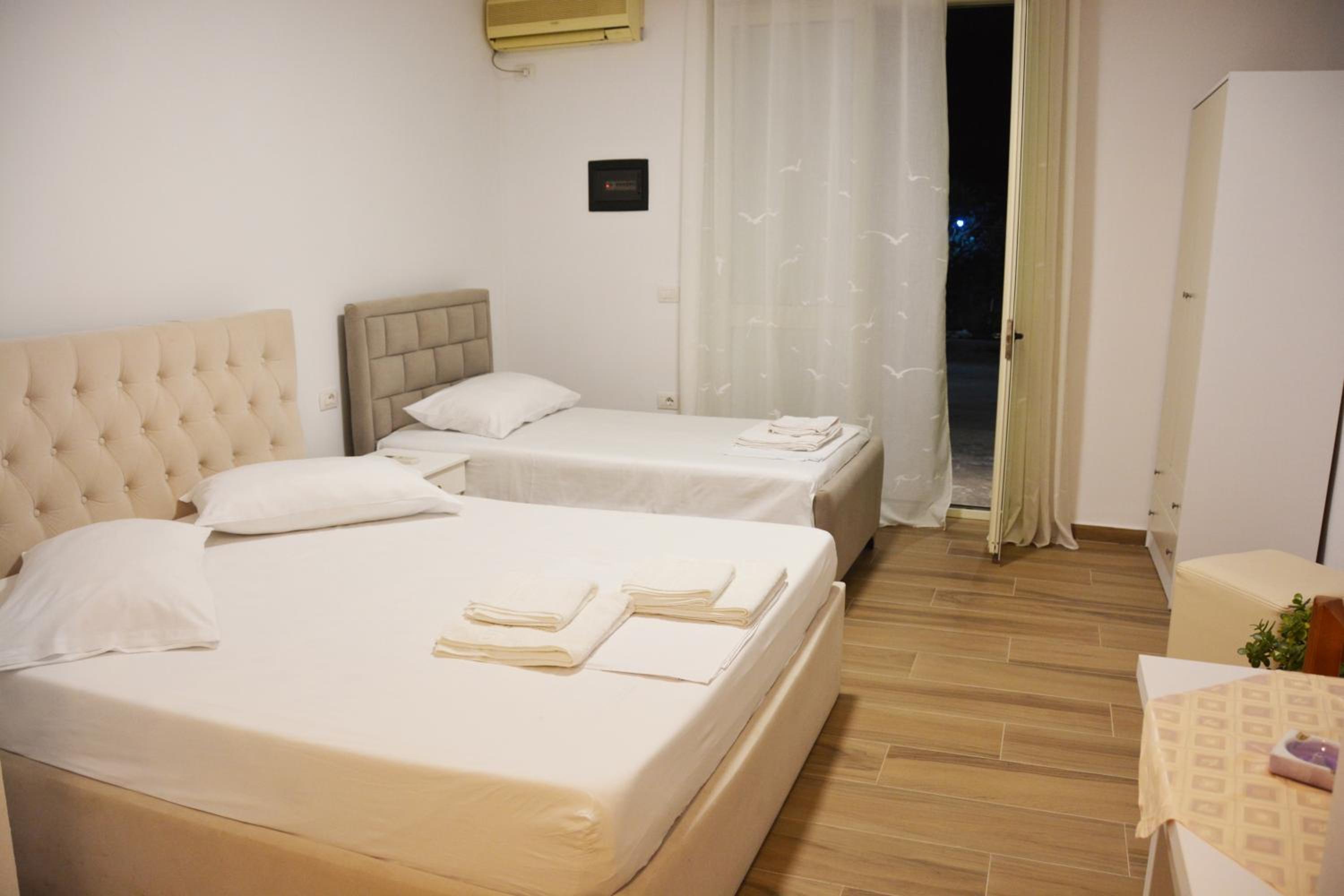 Mico's Apartments