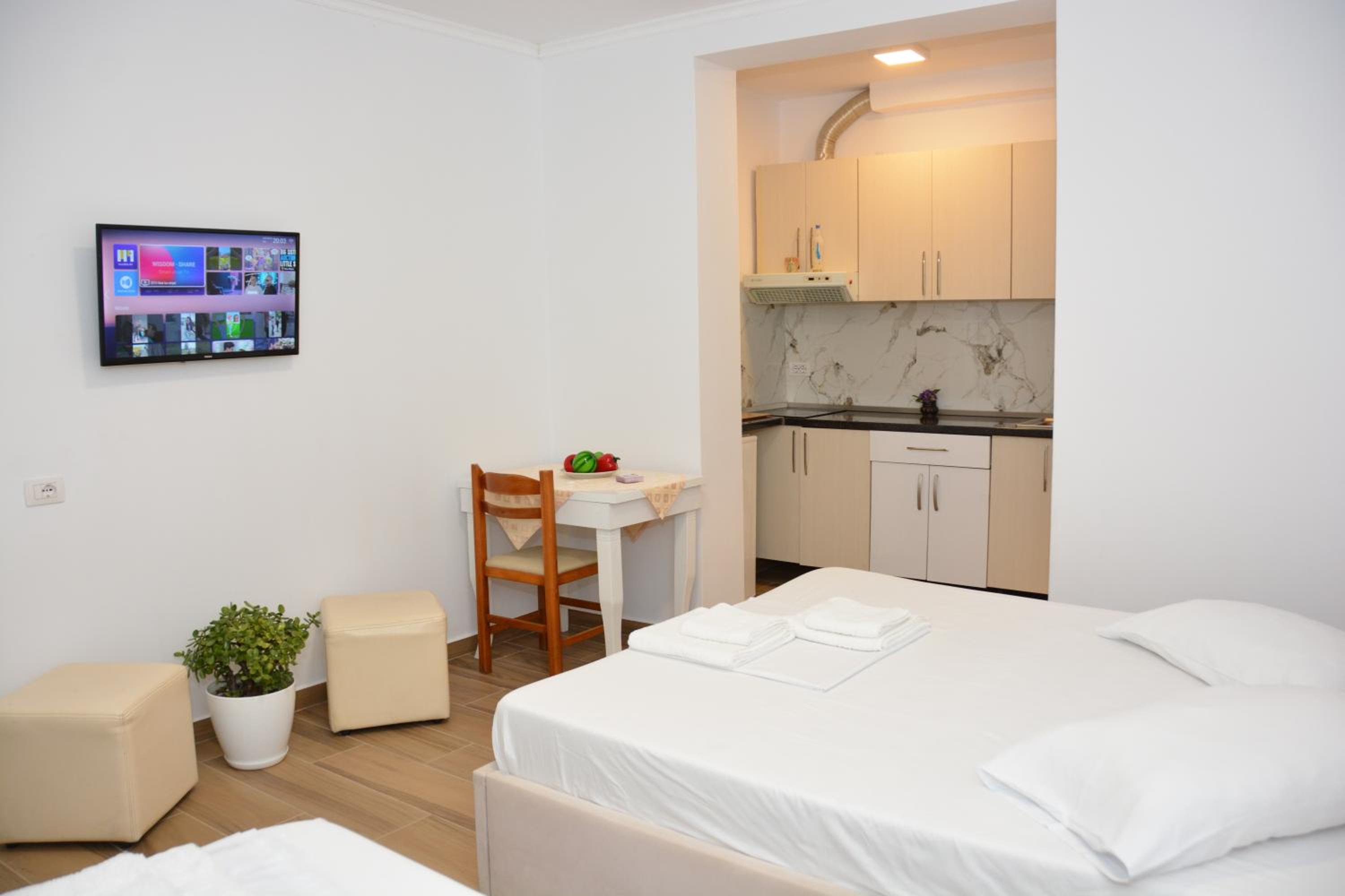 Mico's Apartments