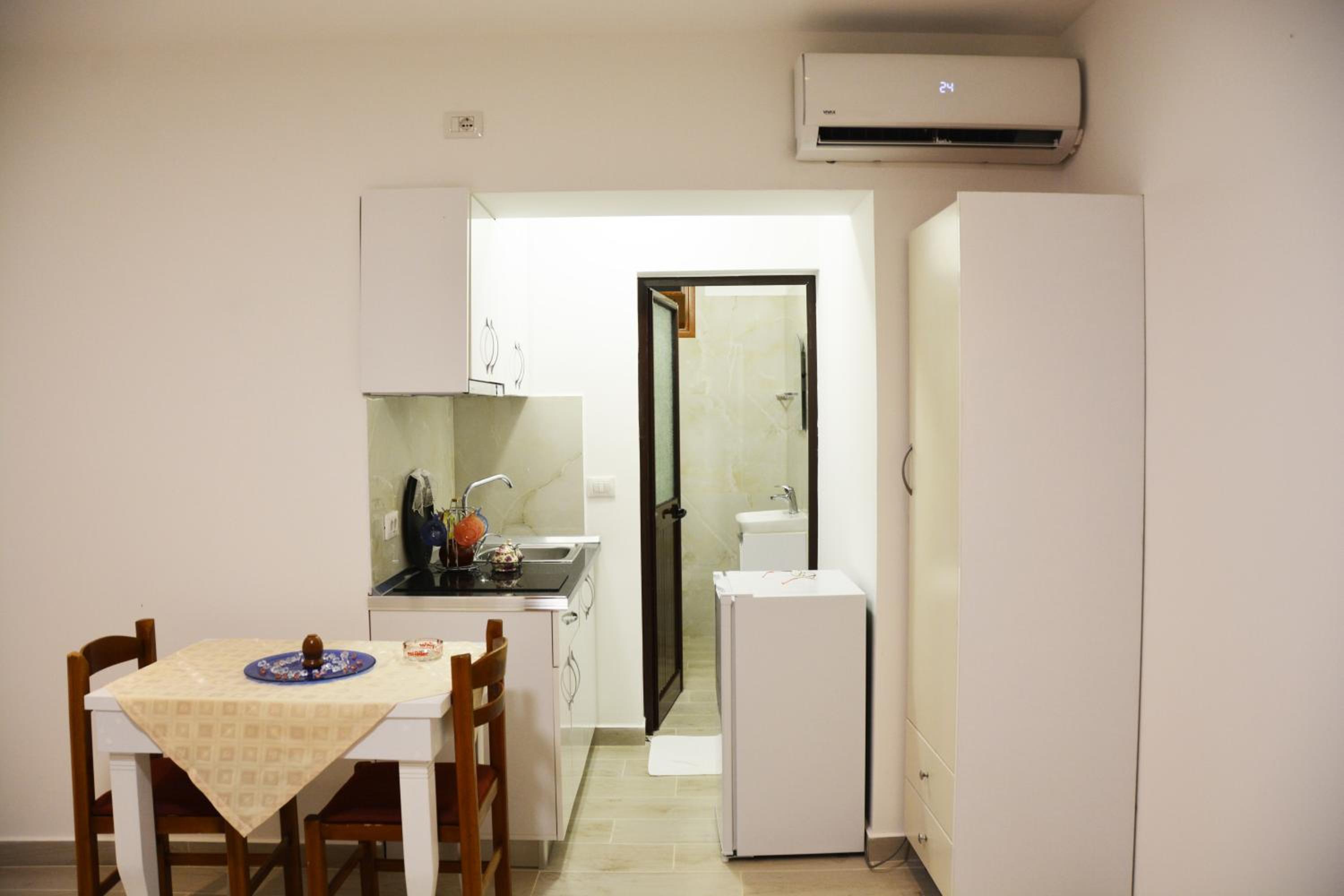 Mico's Apartments