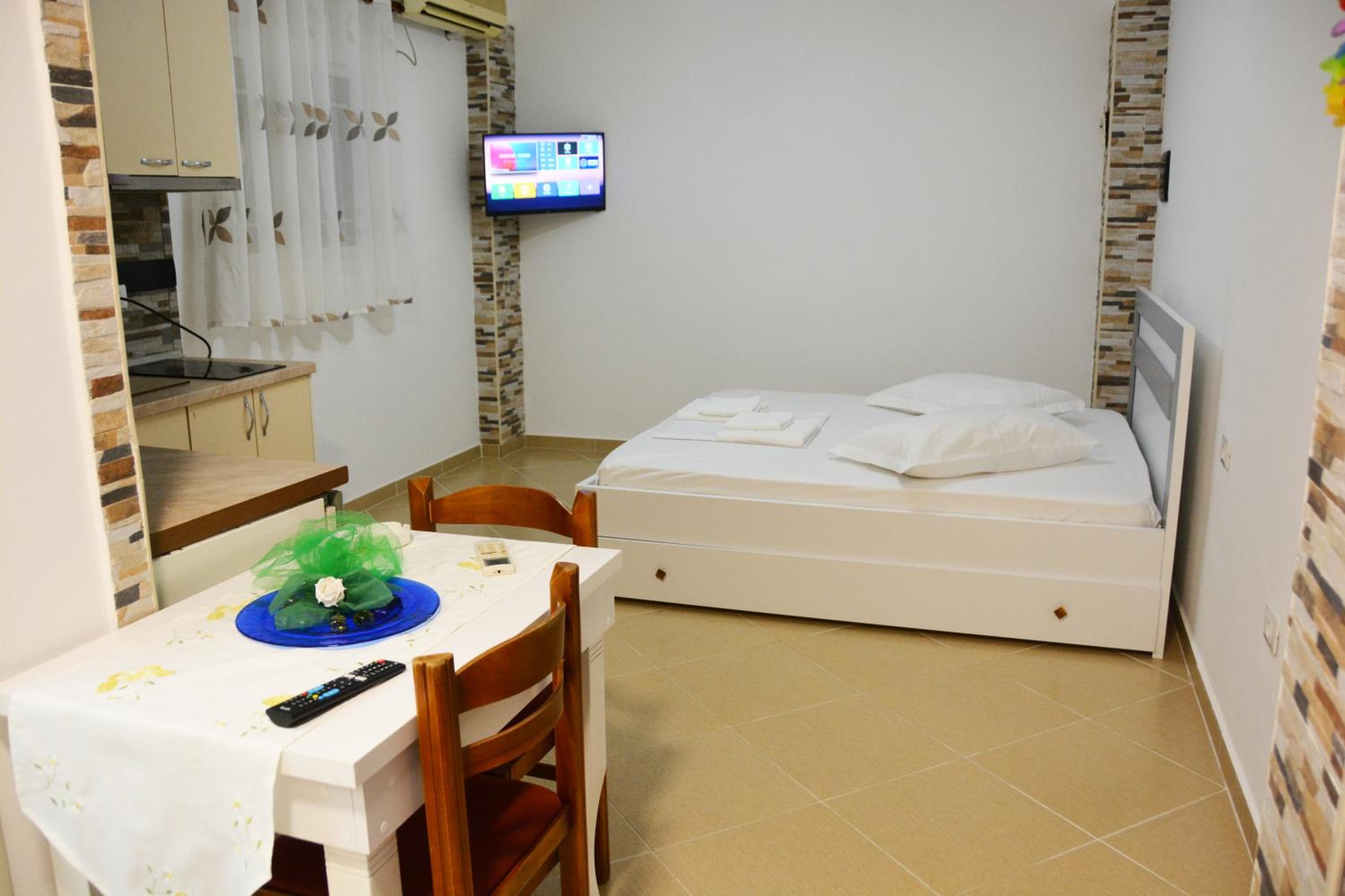 Mico's Apartments