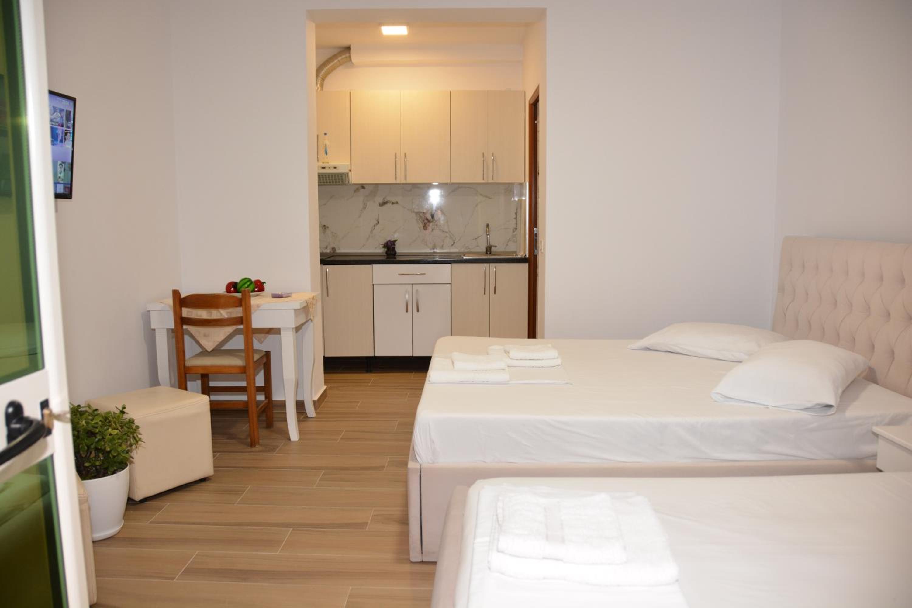 Mico's Apartments