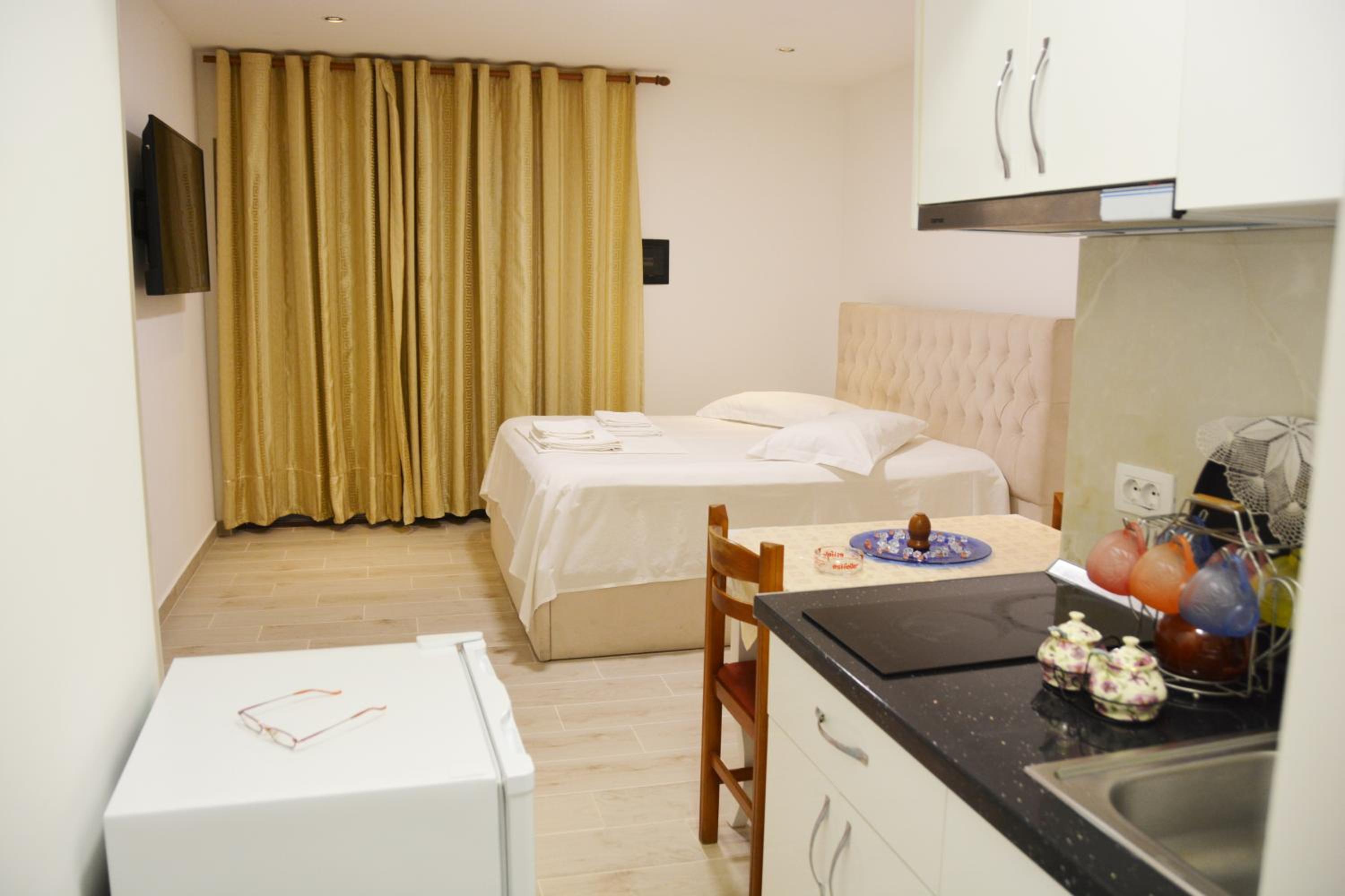Mico's Apartments