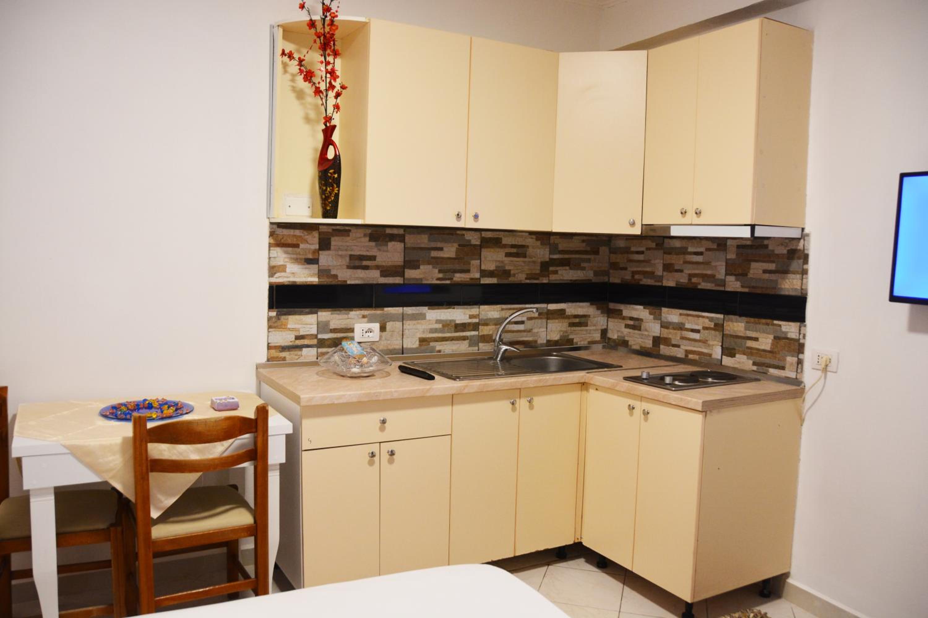 Mico's Apartments