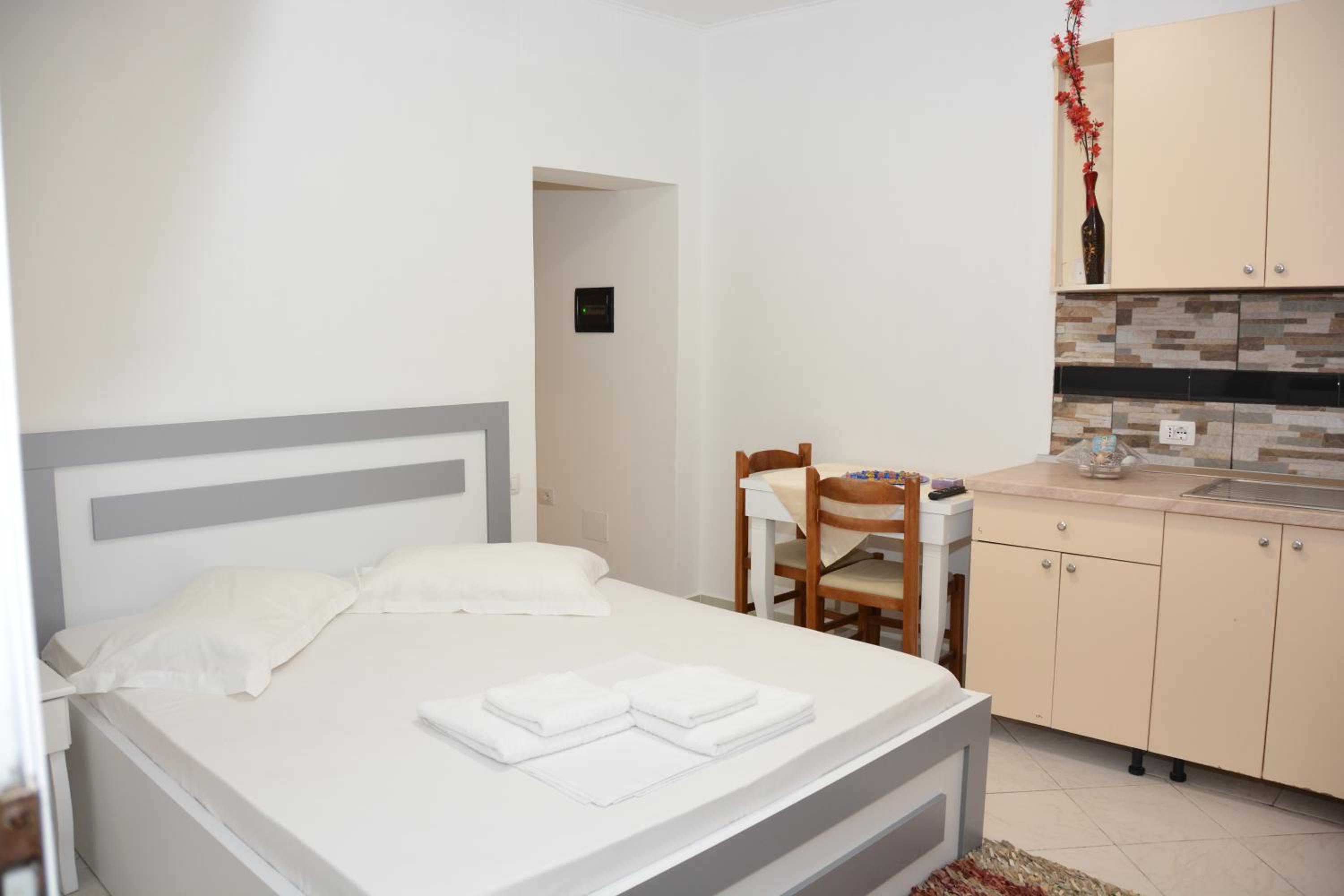 Mico's Apartments