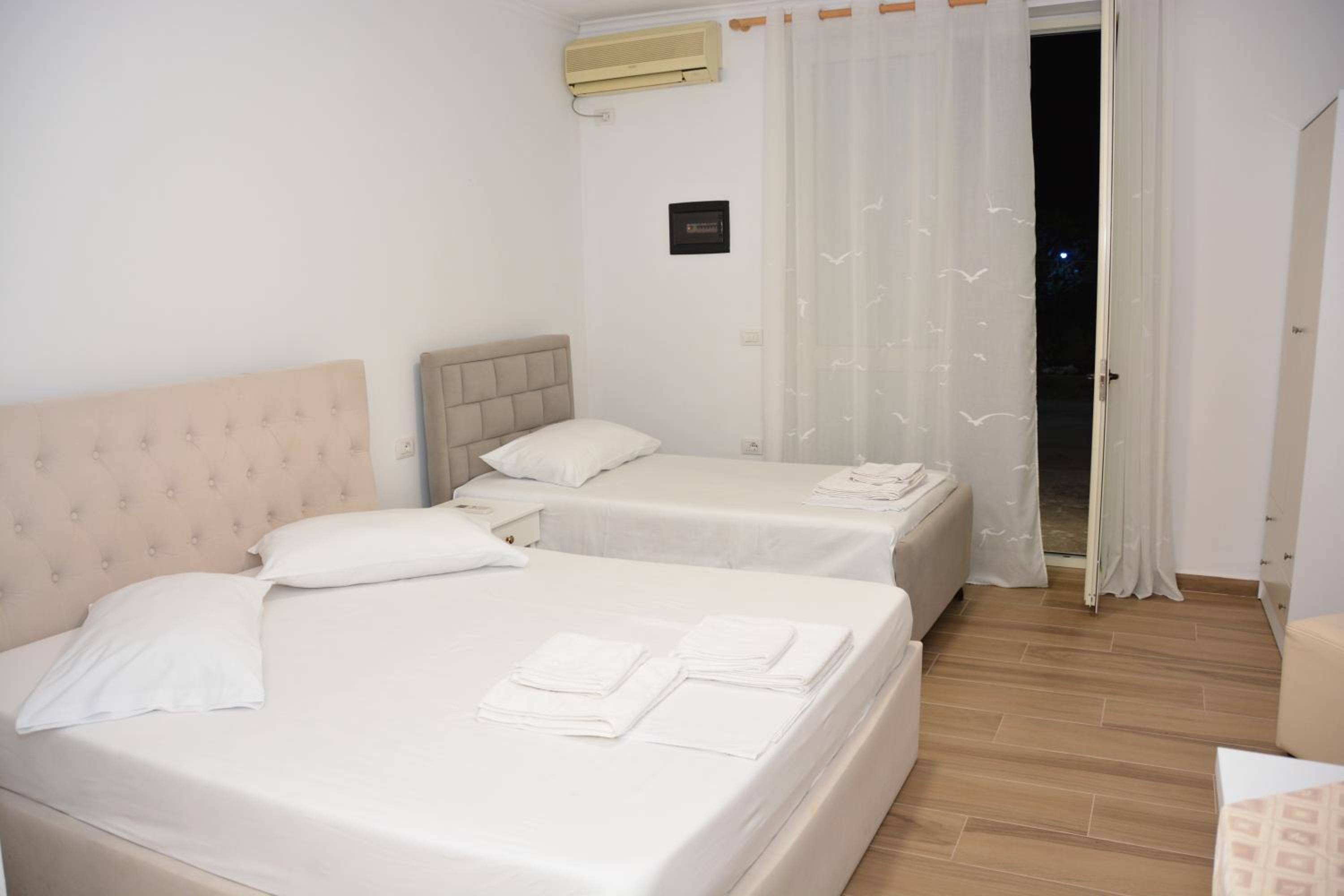 Mico's Apartments