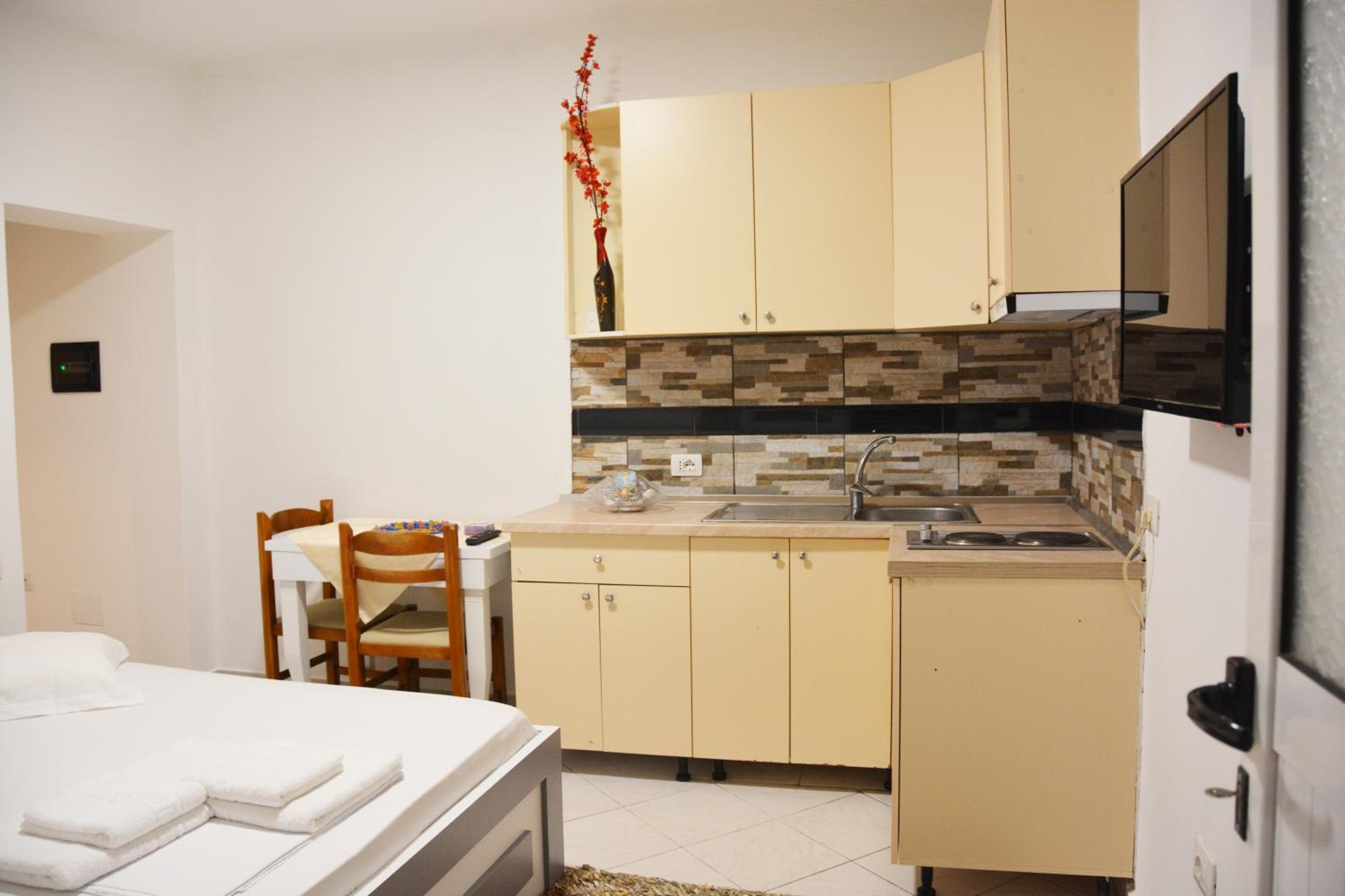 Mico's Apartments