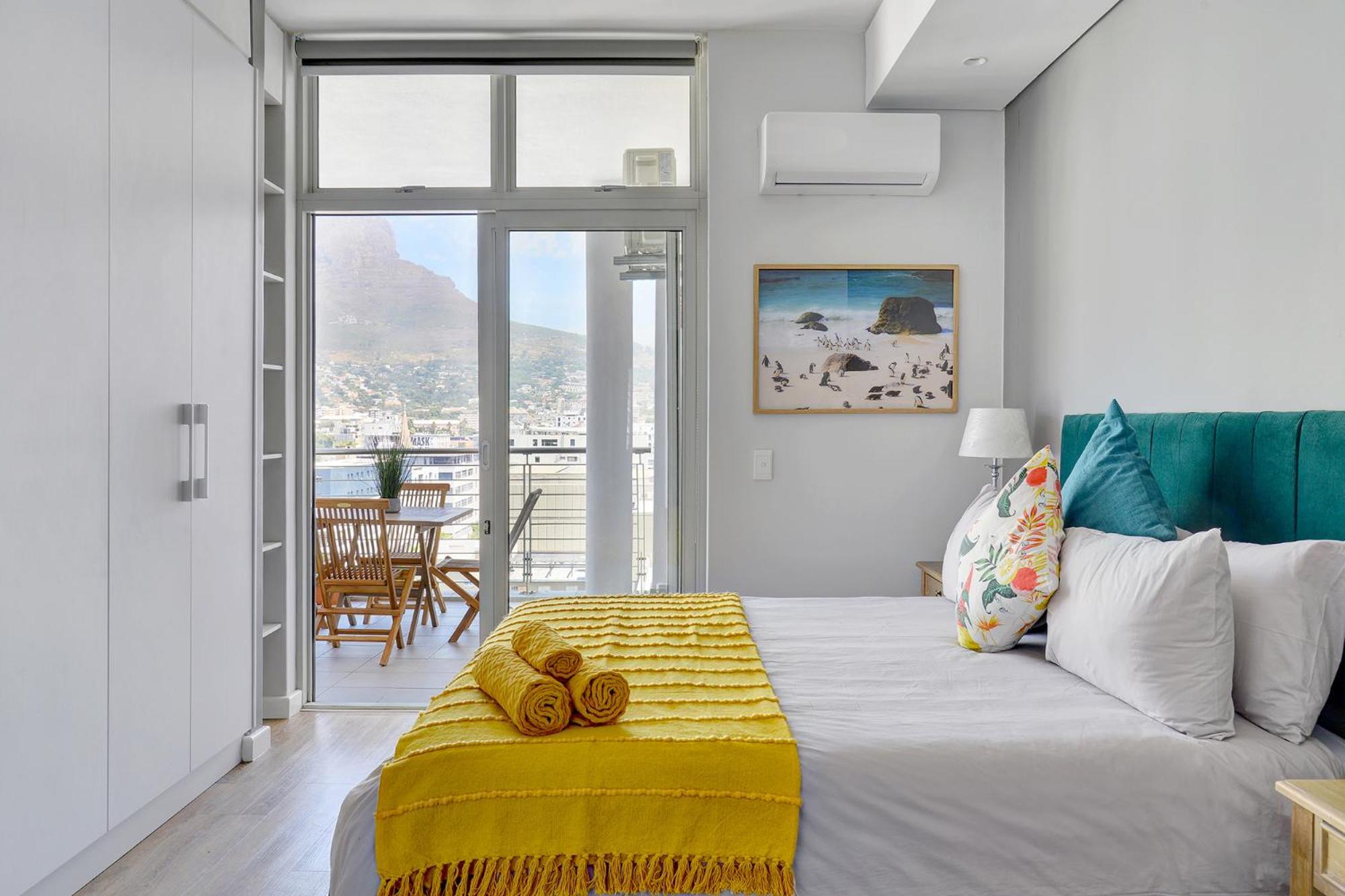 Leila - City Centre Apartment, stunning Mountain & City Views view 5