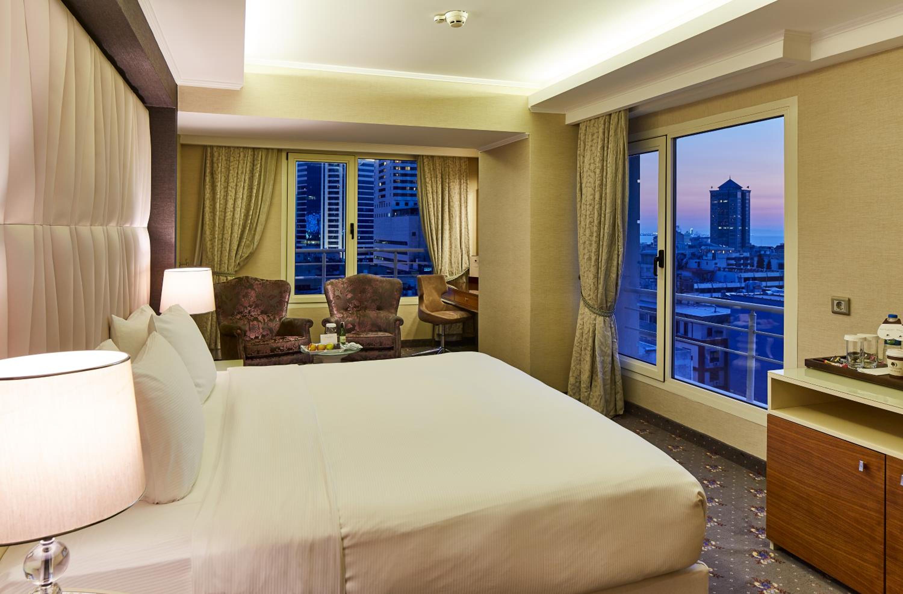 DoubleTree by Hilton Izmir - Alsancak - Image 52