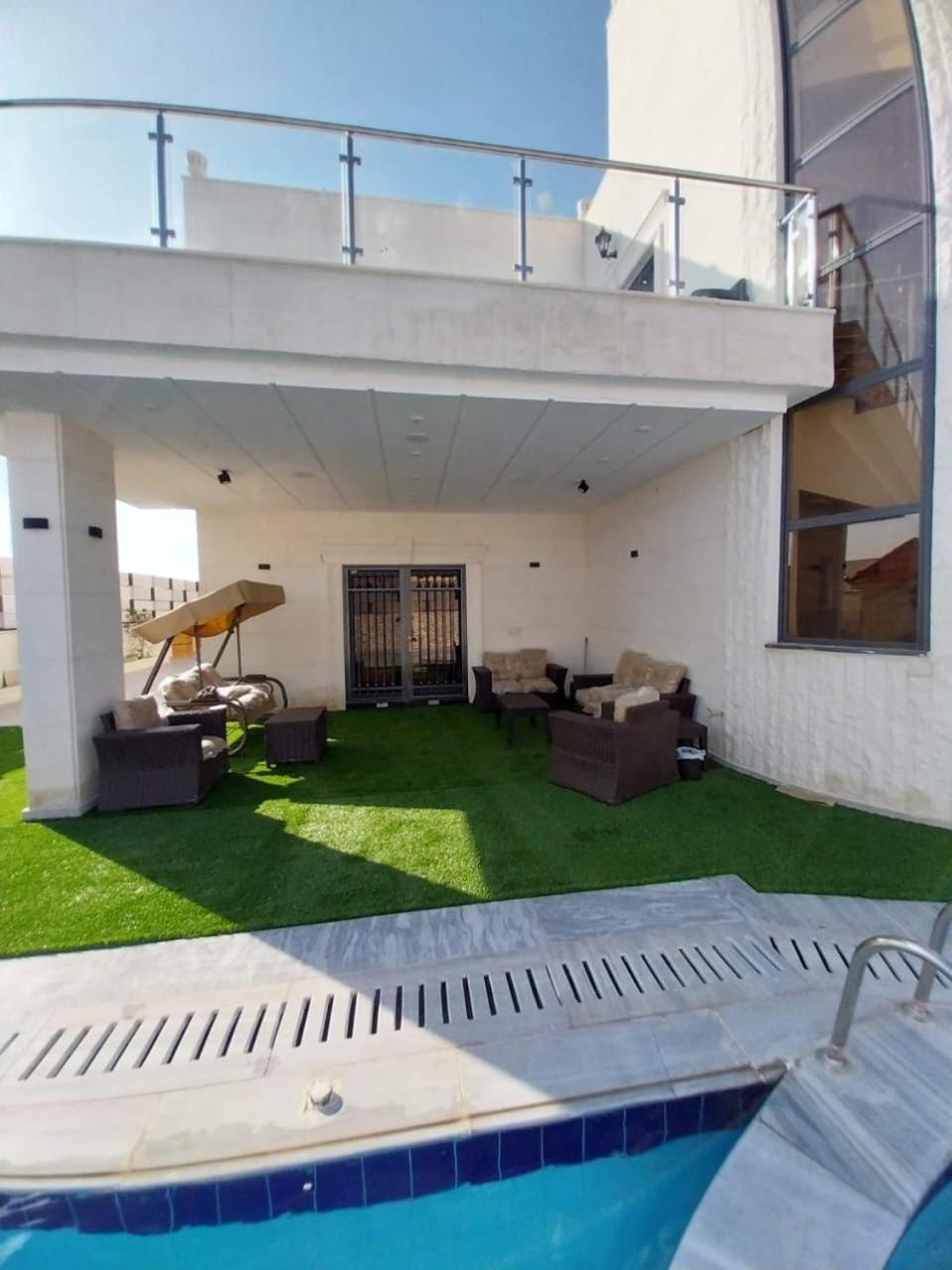Sea view chalet