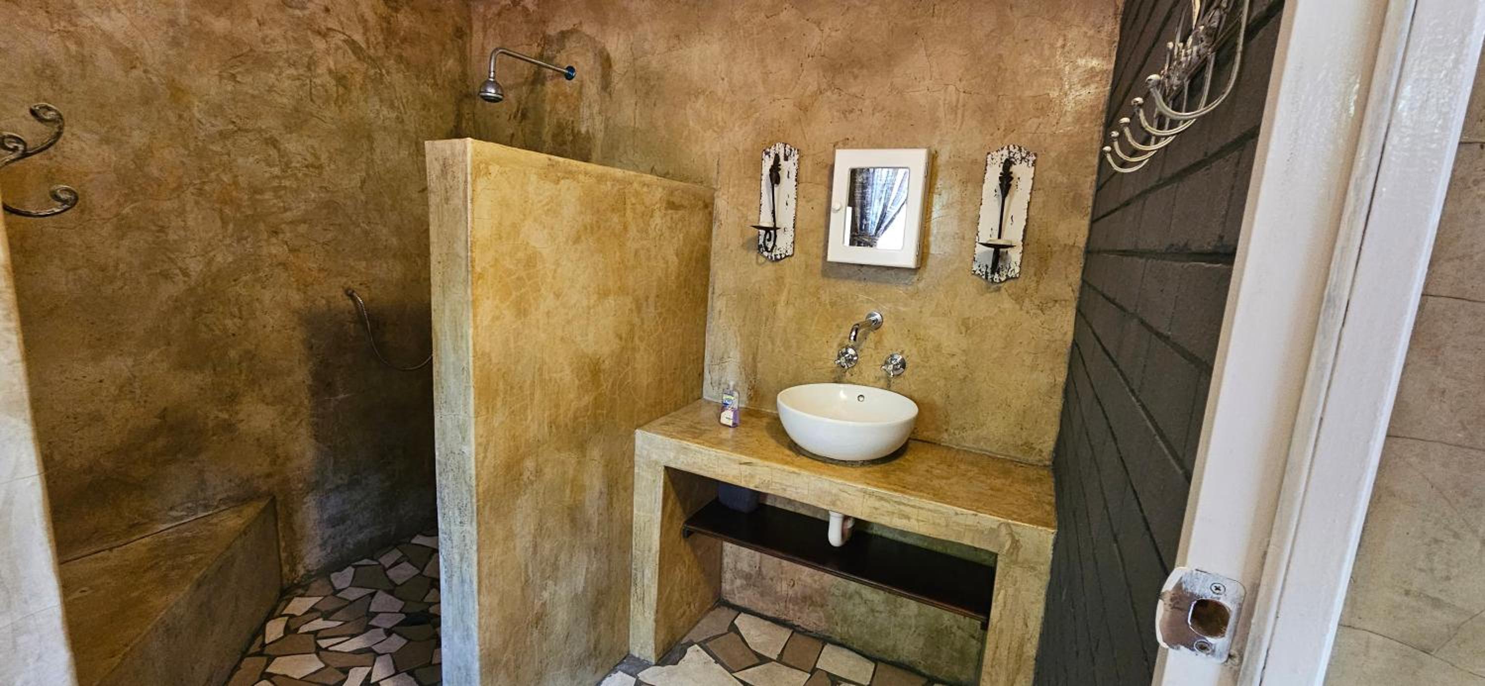 Old Vic Travellers Inn Nelspruit